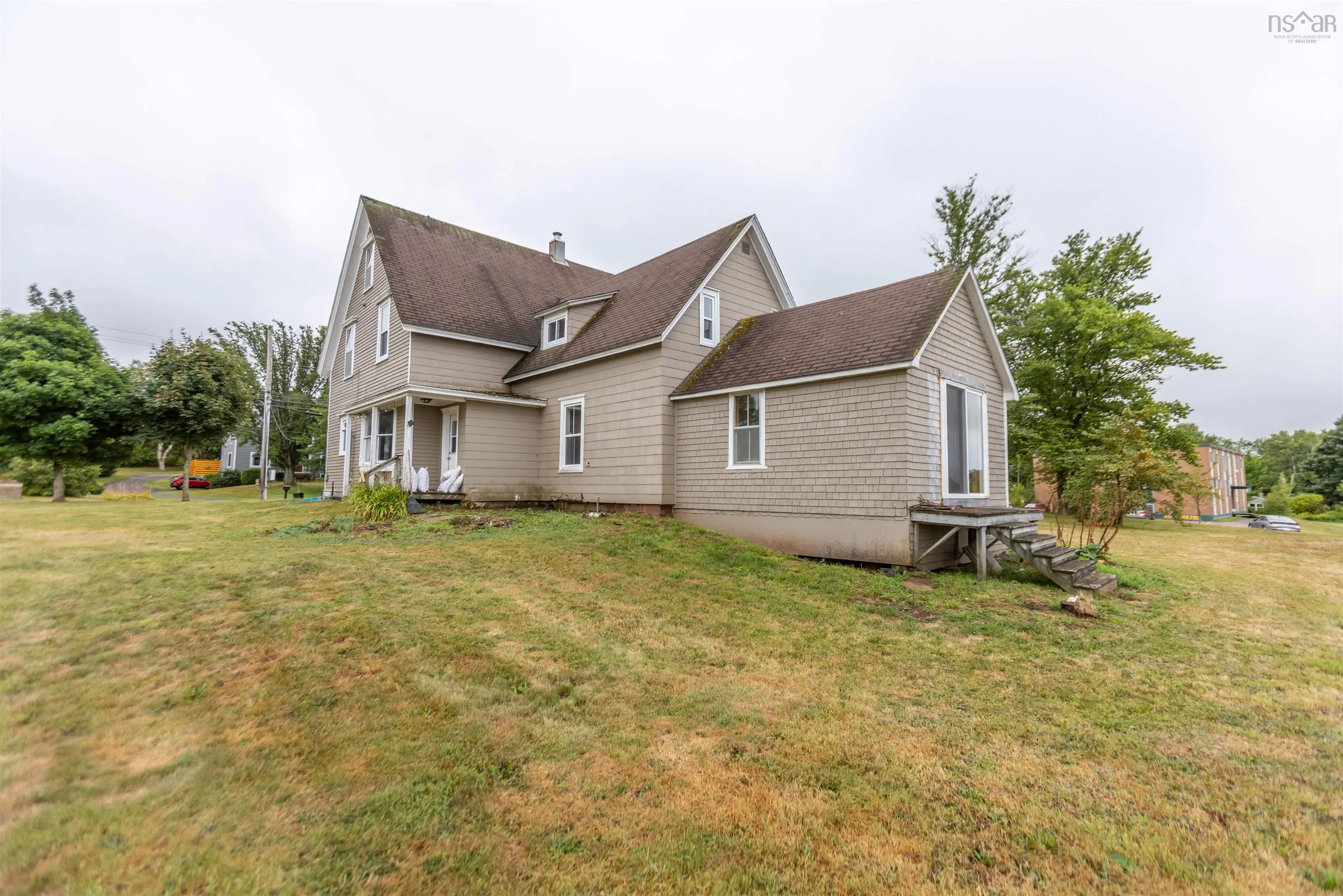 230 Victoria Street E, Amherst, NS B4H 1Y9, 3 Bedrooms Bedrooms, ,2 BathroomsBathrooms,Residential,For Sale,Victoria,202517517