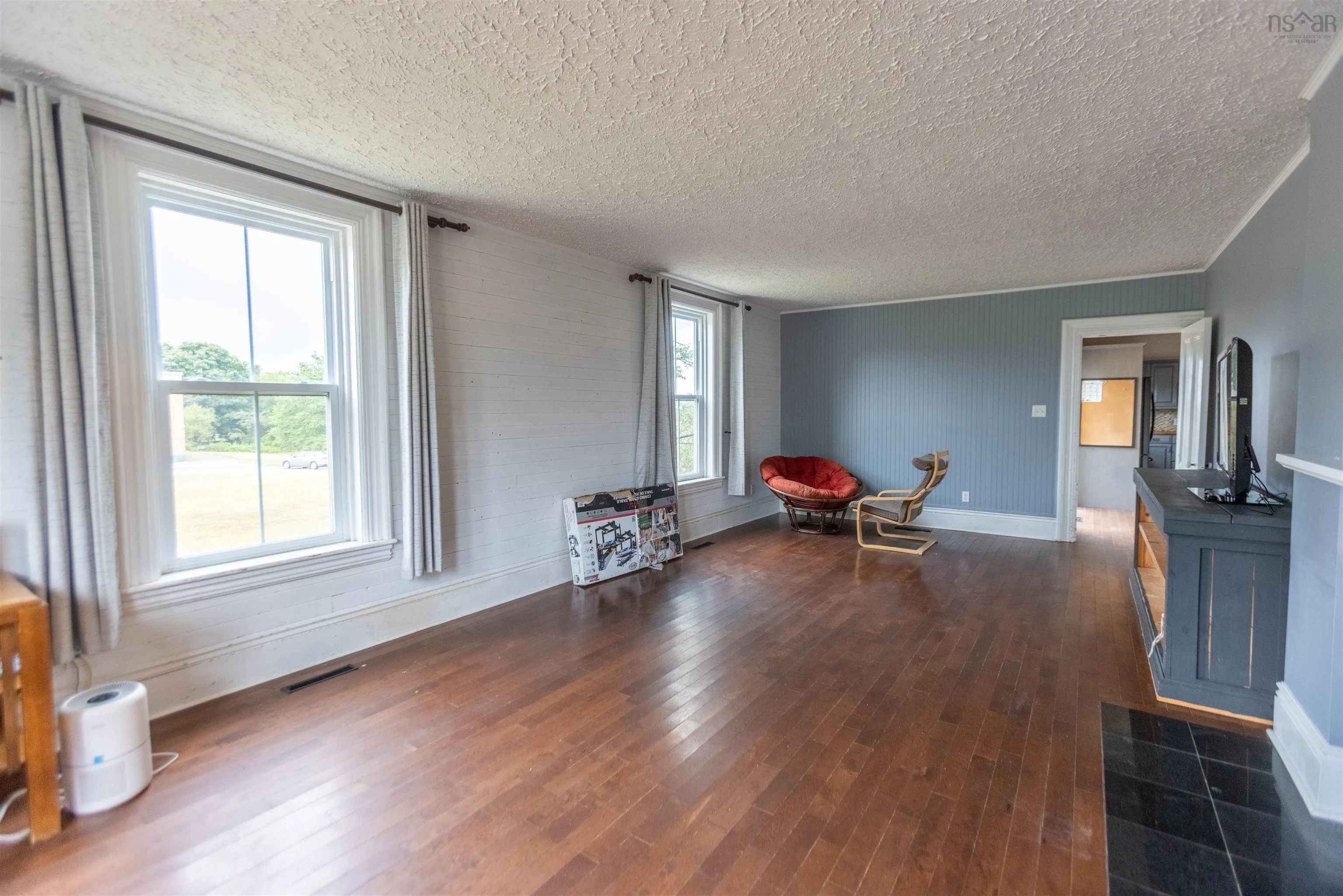 230 Victoria Street E, Amherst, NS B4H 1Y9, 3 Bedrooms Bedrooms, ,2 BathroomsBathrooms,Residential,For Sale,Victoria,202517517