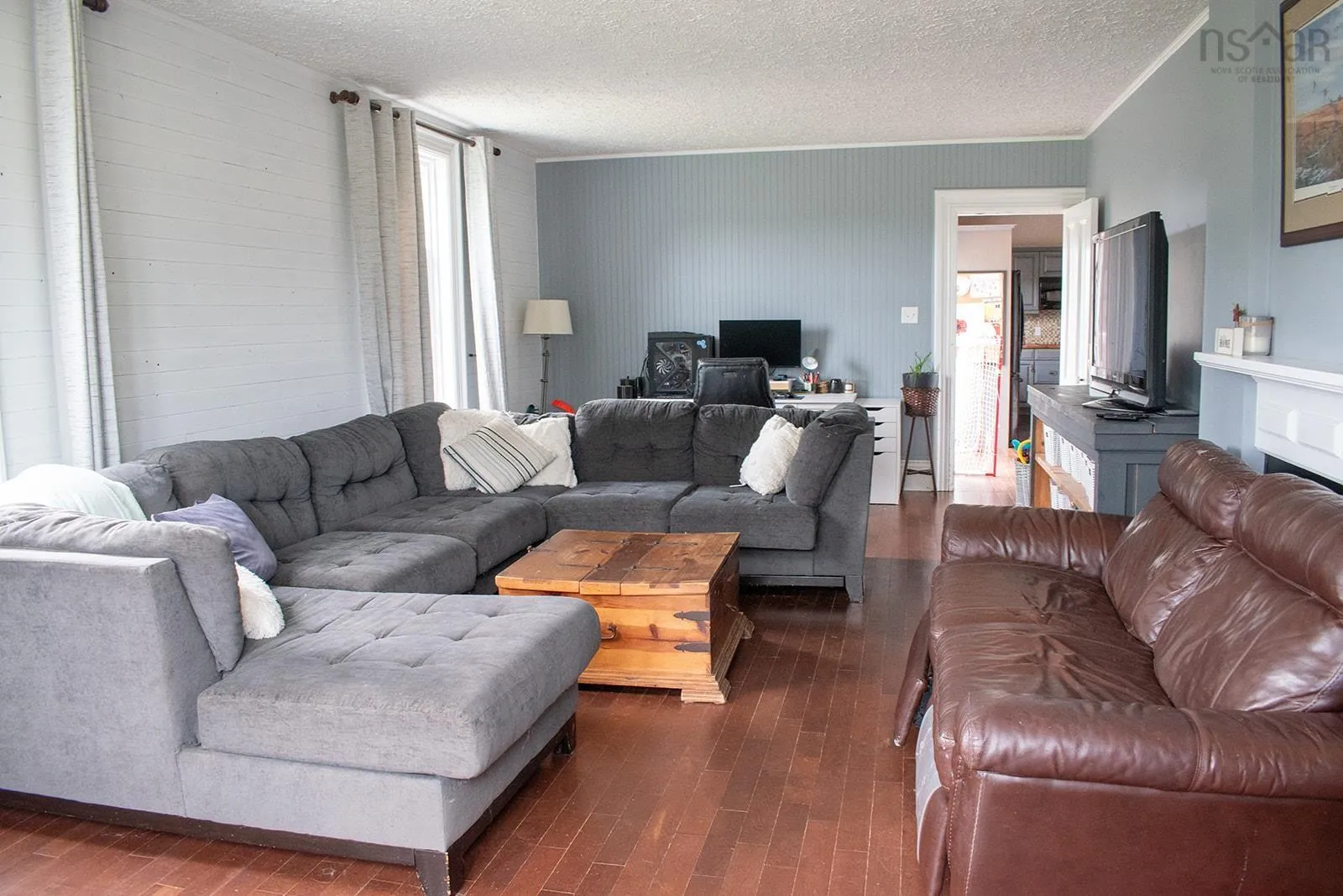 230 Victoria Street E, Amherst, NS B4H 1Y9, 3 Bedrooms Bedrooms, ,2 BathroomsBathrooms,Residential,For Sale,Victoria,202517517