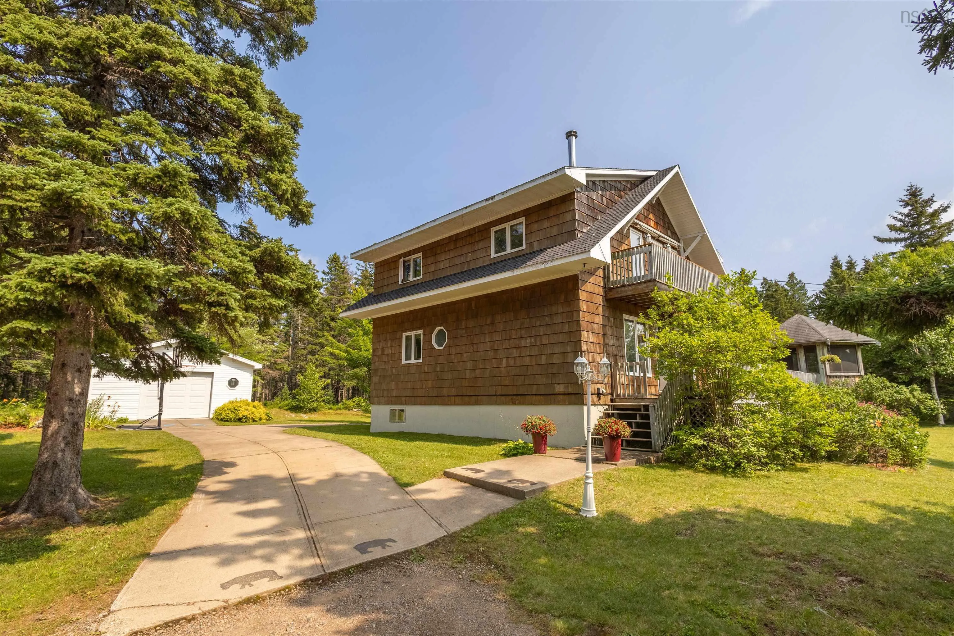 35679 Cabot Trail, Ingonish, NS B0C 1K0, 4 Bedrooms Bedrooms, ,2 BathroomsBathrooms,Residential,For Sale,Cabot,202518962