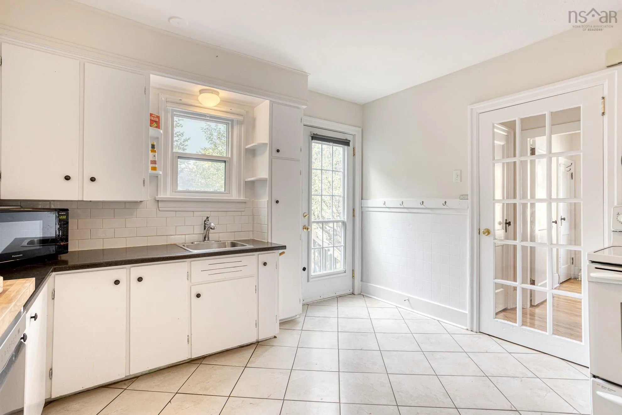 2578 Poplar Street, Halifax, NS B3L 2Y8, 2 Bedrooms Bedrooms, ,1 BathroomBathrooms,Residential,For Sale,Poplar,202523031