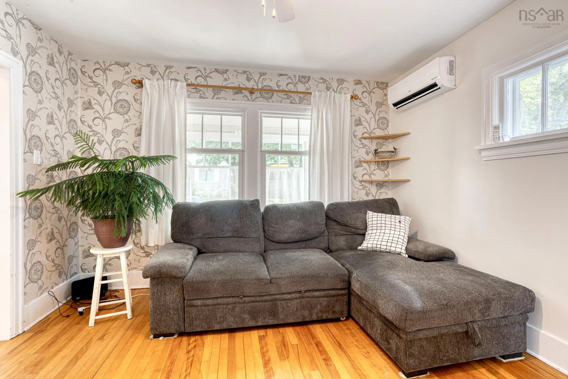 2578 Poplar Street, Halifax, NS B3L 2Y8, 2 Bedrooms Bedrooms, ,1 BathroomBathrooms,Residential,For Sale,Poplar,202523031