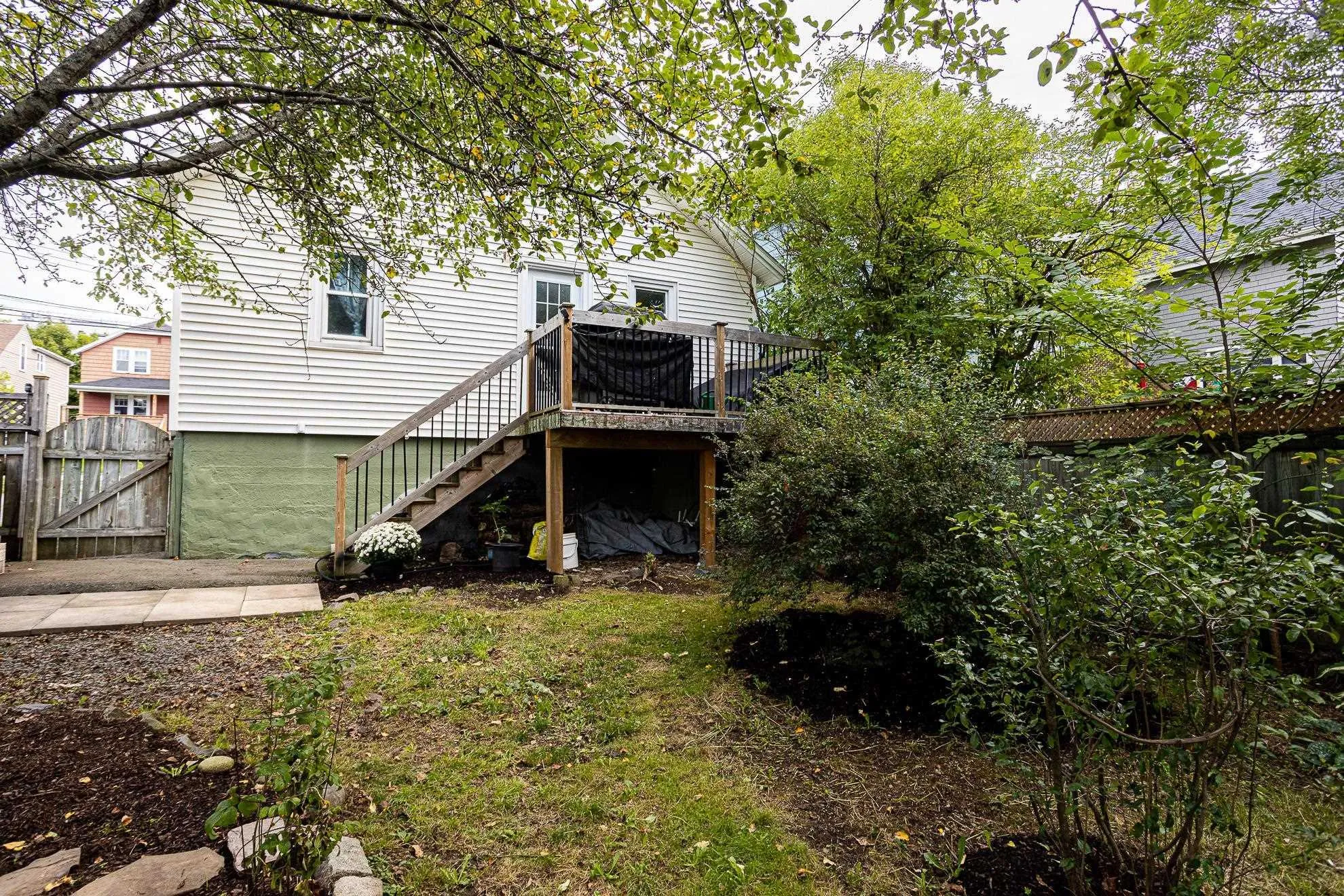 2578 Poplar Street, Halifax, NS B3L 2Y8, 2 Bedrooms Bedrooms, ,1 BathroomBathrooms,Residential,For Sale,Poplar,202523031
