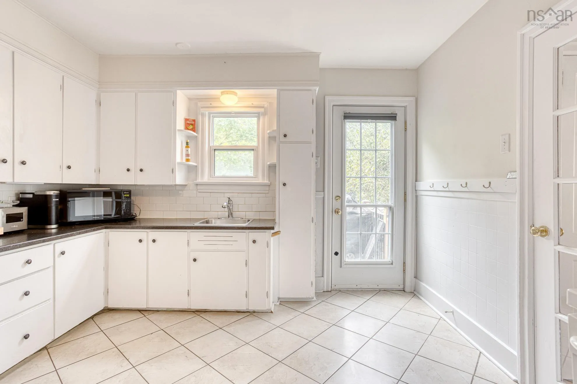 2578 Poplar Street, Halifax, NS B3L 2Y8, 2 Bedrooms Bedrooms, ,1 BathroomBathrooms,Residential,For Sale,Poplar,202523031