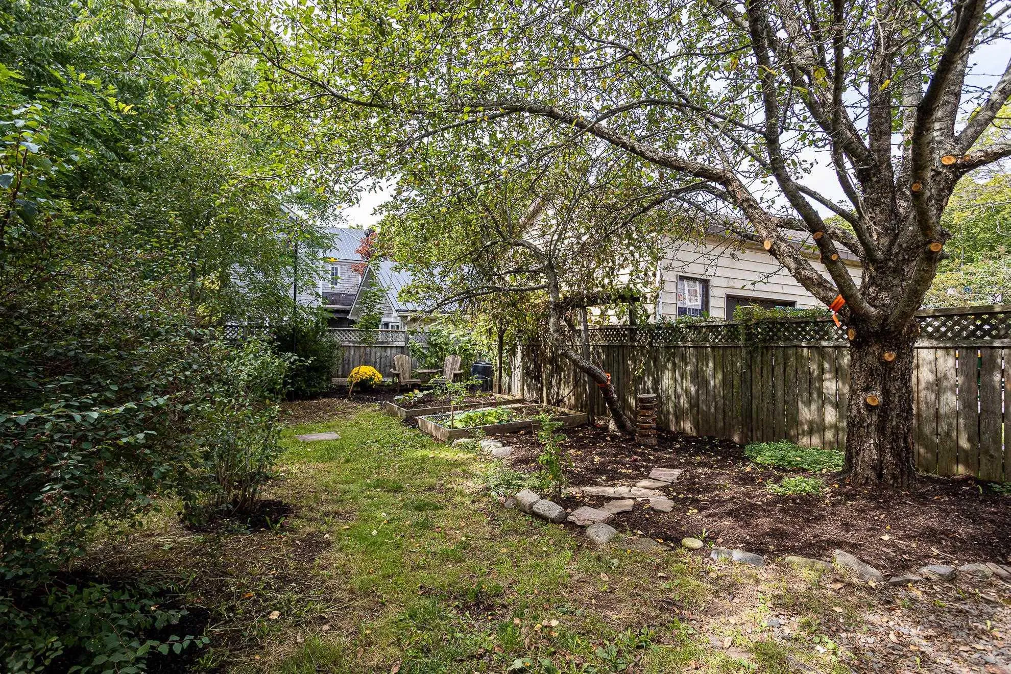 2578 Poplar Street, Halifax, NS B3L 2Y8, 2 Bedrooms Bedrooms, ,1 BathroomBathrooms,Residential,For Sale,Poplar,202523031