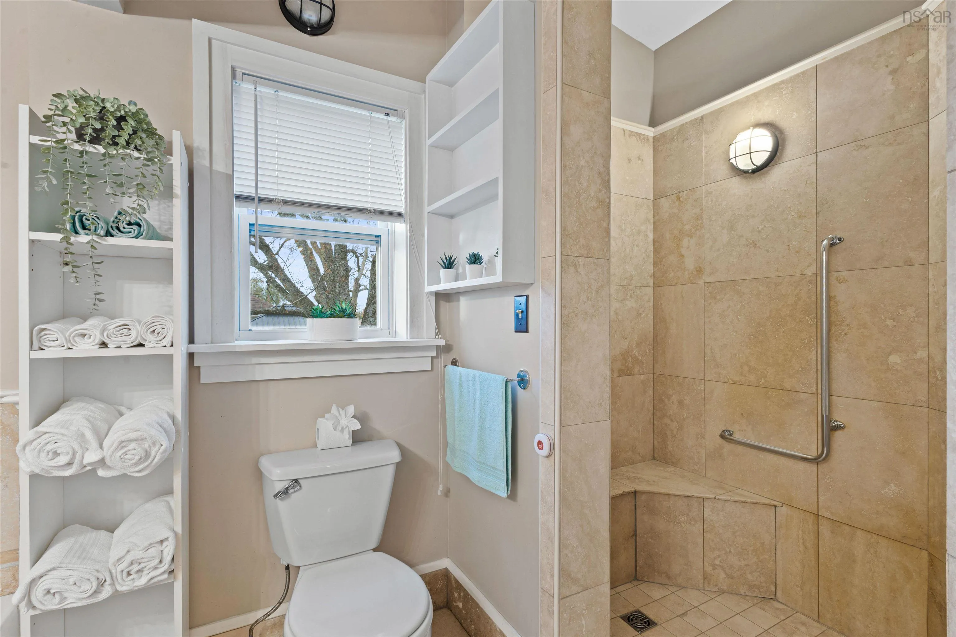 12571 Highway 1, Avonport, NS B0P 1P0, 4 Bedrooms Bedrooms, ,3 BathroomsBathrooms,Residential,For Sale,Highway 1,202523312