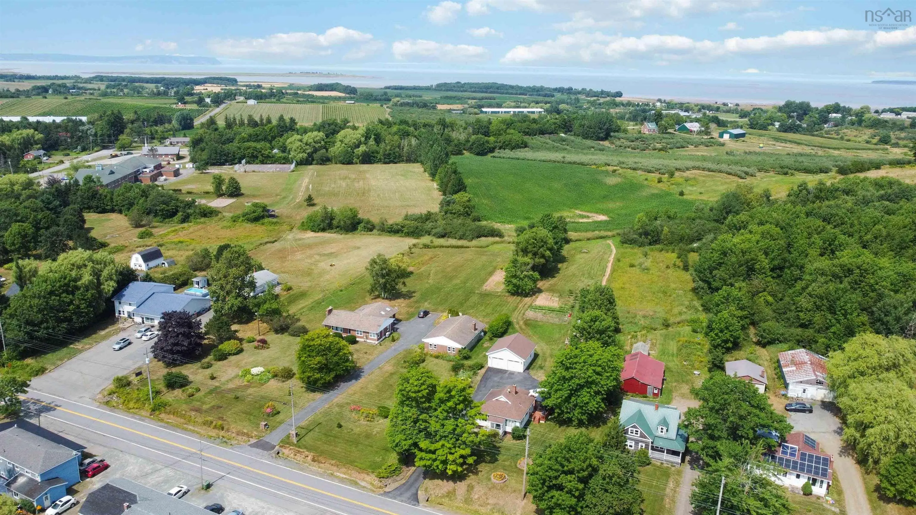 12571 Highway 1, Avonport, NS B0P 1P0, 4 Bedrooms Bedrooms, ,3 BathroomsBathrooms,Residential,For Sale,Highway 1,202523312
