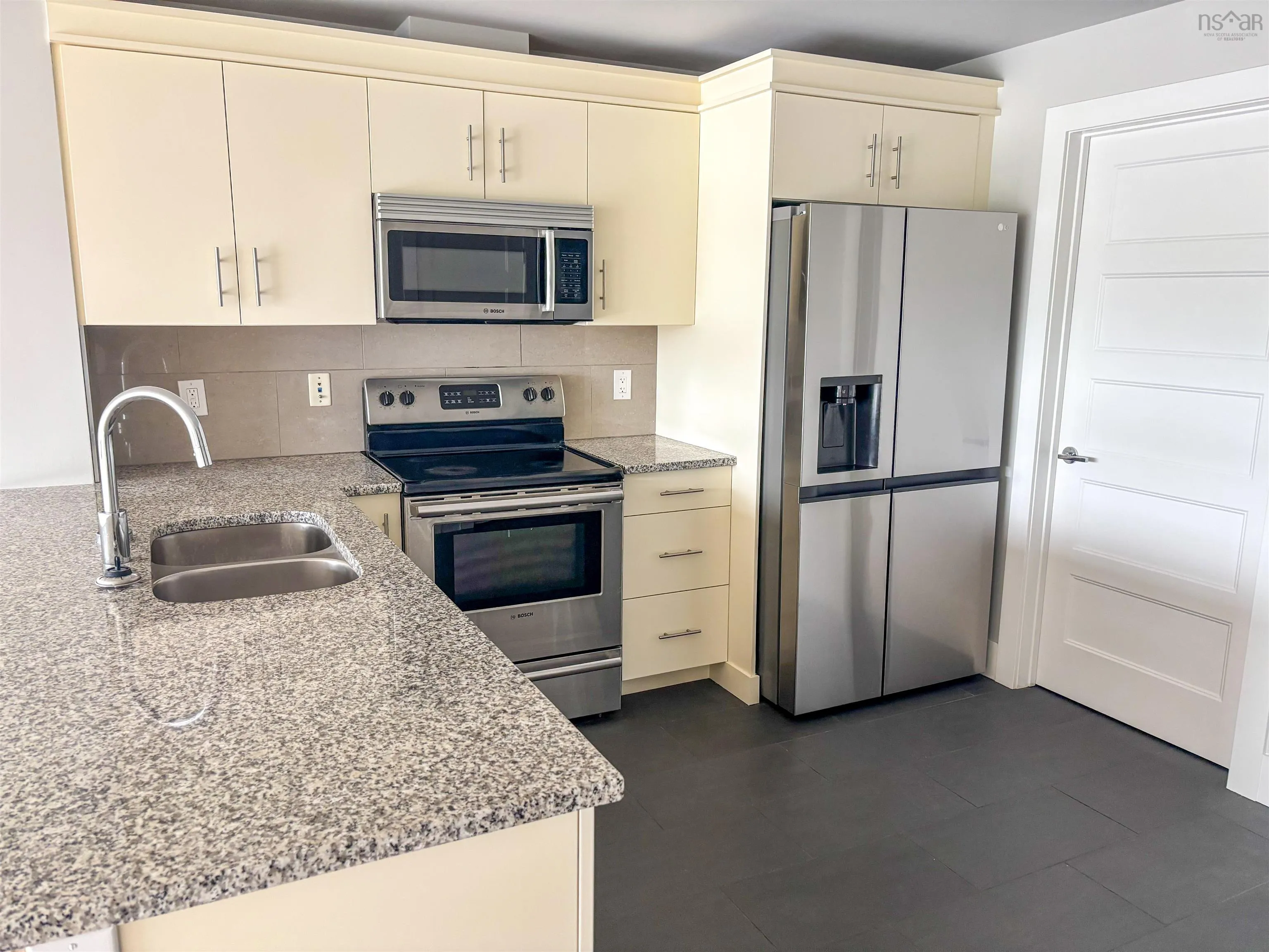501-15 Kings Wharf Place, Dartmouth, NS B2Y 0C2, 2 Bedrooms Bedrooms, ,2 BathroomsBathrooms,Residential,For Sale,Kings Wharf,202518342