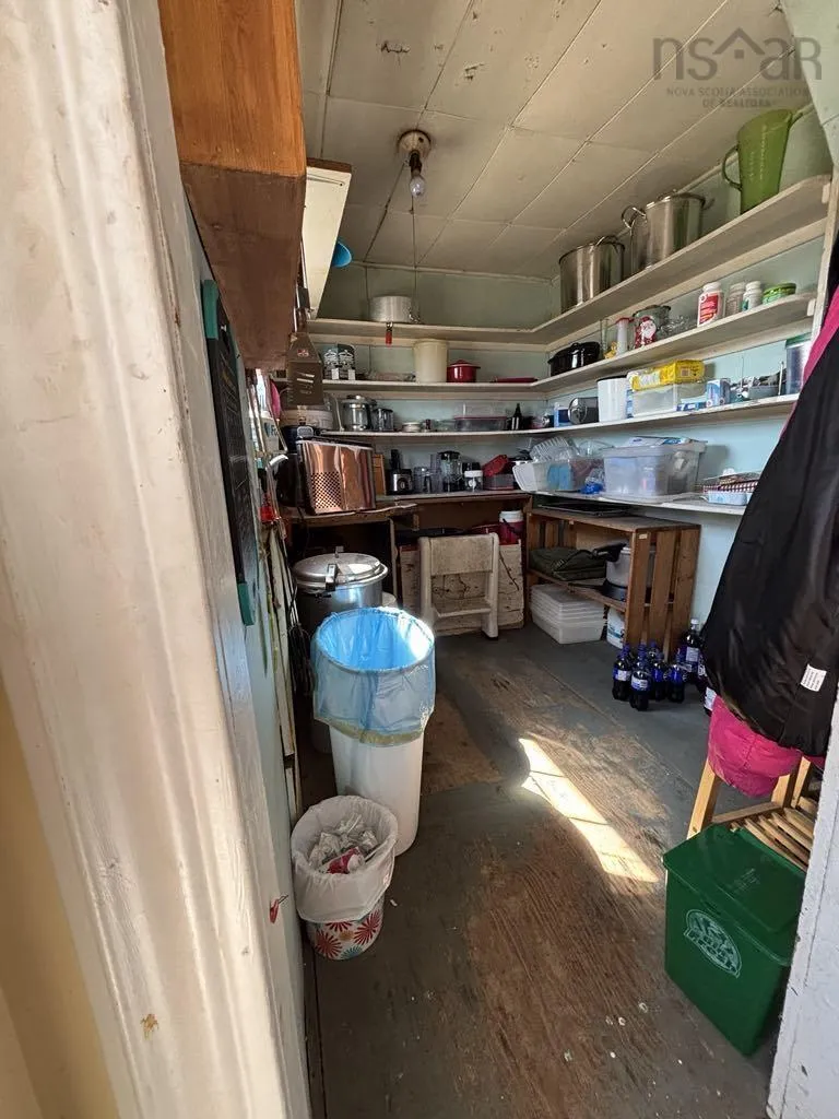 5 Strickland Road, Yarmouth Ns B5a 5a6, 4 Bedrooms Bedrooms, ,1 BathroomBathrooms,Residential,For Sale,Strickland,202509077