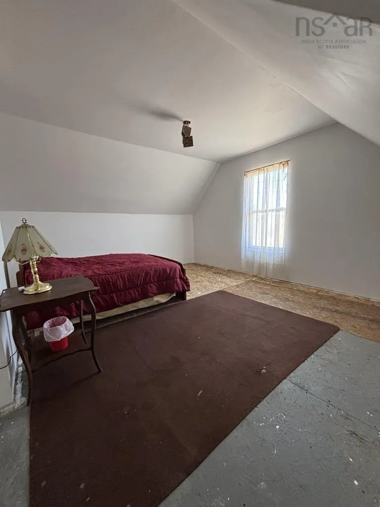 5 Strickland Road, Yarmouth Ns B5a 5a6, 4 Bedrooms Bedrooms, ,1 BathroomBathrooms,Residential,For Sale,Strickland,202509077