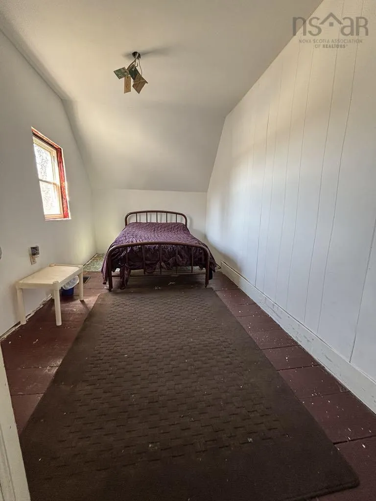 5 Strickland Road, Yarmouth Ns B5a 5a6, 4 Bedrooms Bedrooms, ,1 BathroomBathrooms,Residential,For Sale,Strickland,202509077