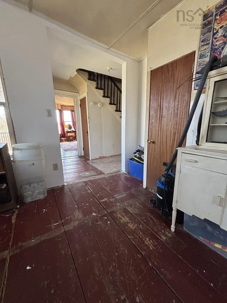 5 Strickland Road, Yarmouth Ns B5a 5a6, 4 Bedrooms Bedrooms, ,1 BathroomBathrooms,Residential,For Sale,Strickland,202509077