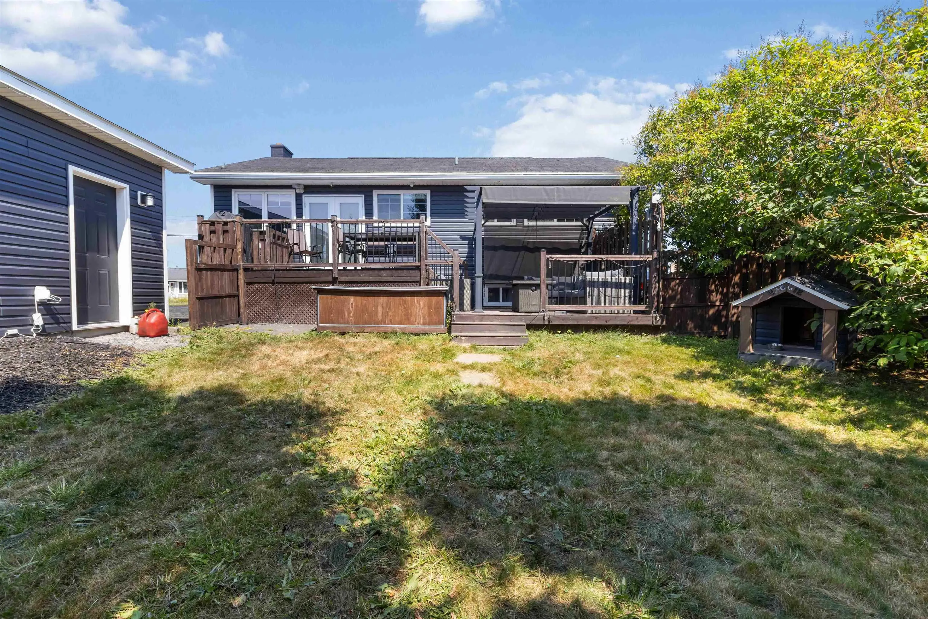 13 Willowdale Drive, Dartmouth, NS B2V 1B9, 2 Bedrooms Bedrooms, ,3 BathroomsBathrooms,Residential,For Sale,Willowdale,202520483