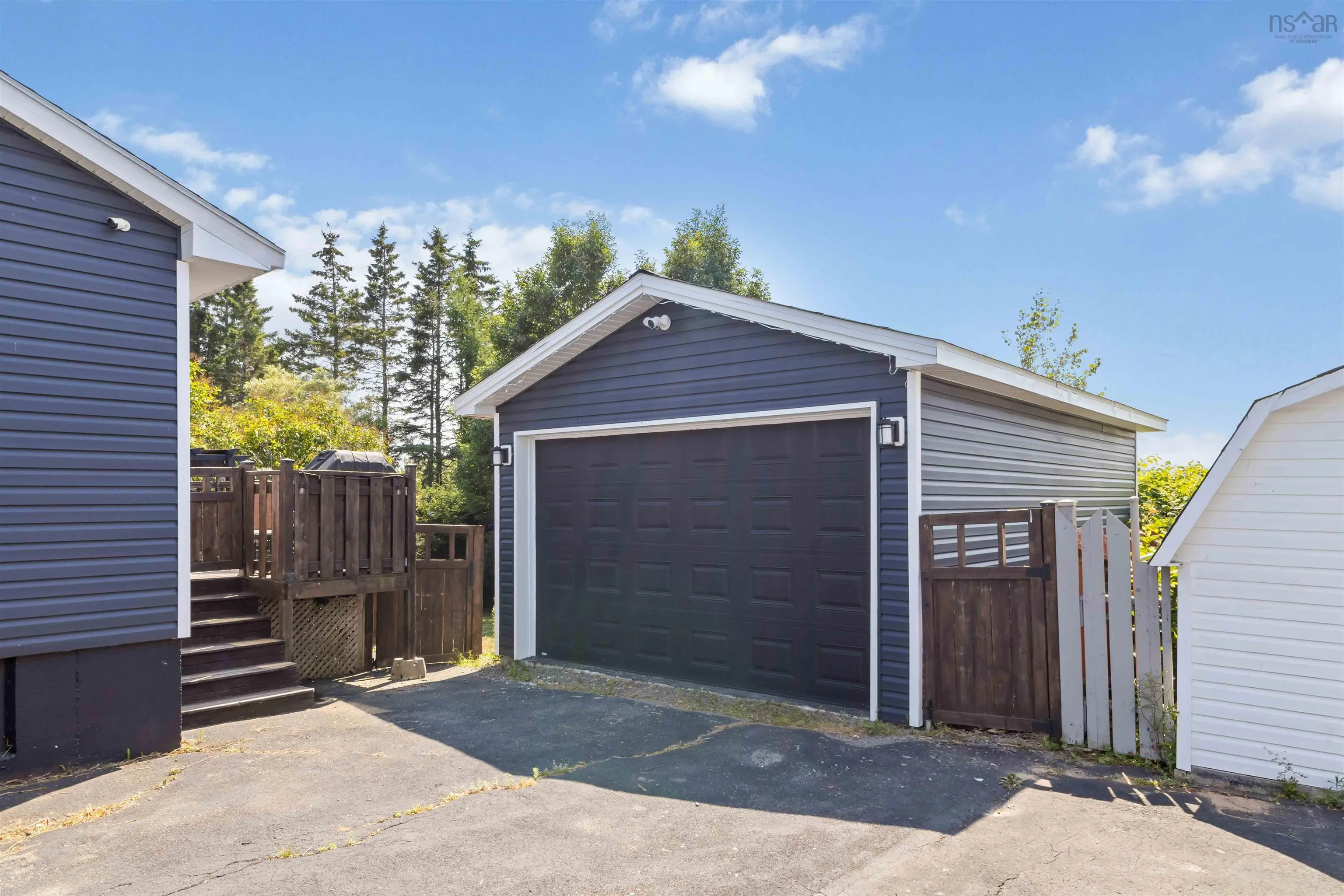 13 Willowdale Drive, Dartmouth, NS B2V 1B9, 2 Bedrooms Bedrooms, ,3 BathroomsBathrooms,Residential,For Sale,Willowdale,202520483