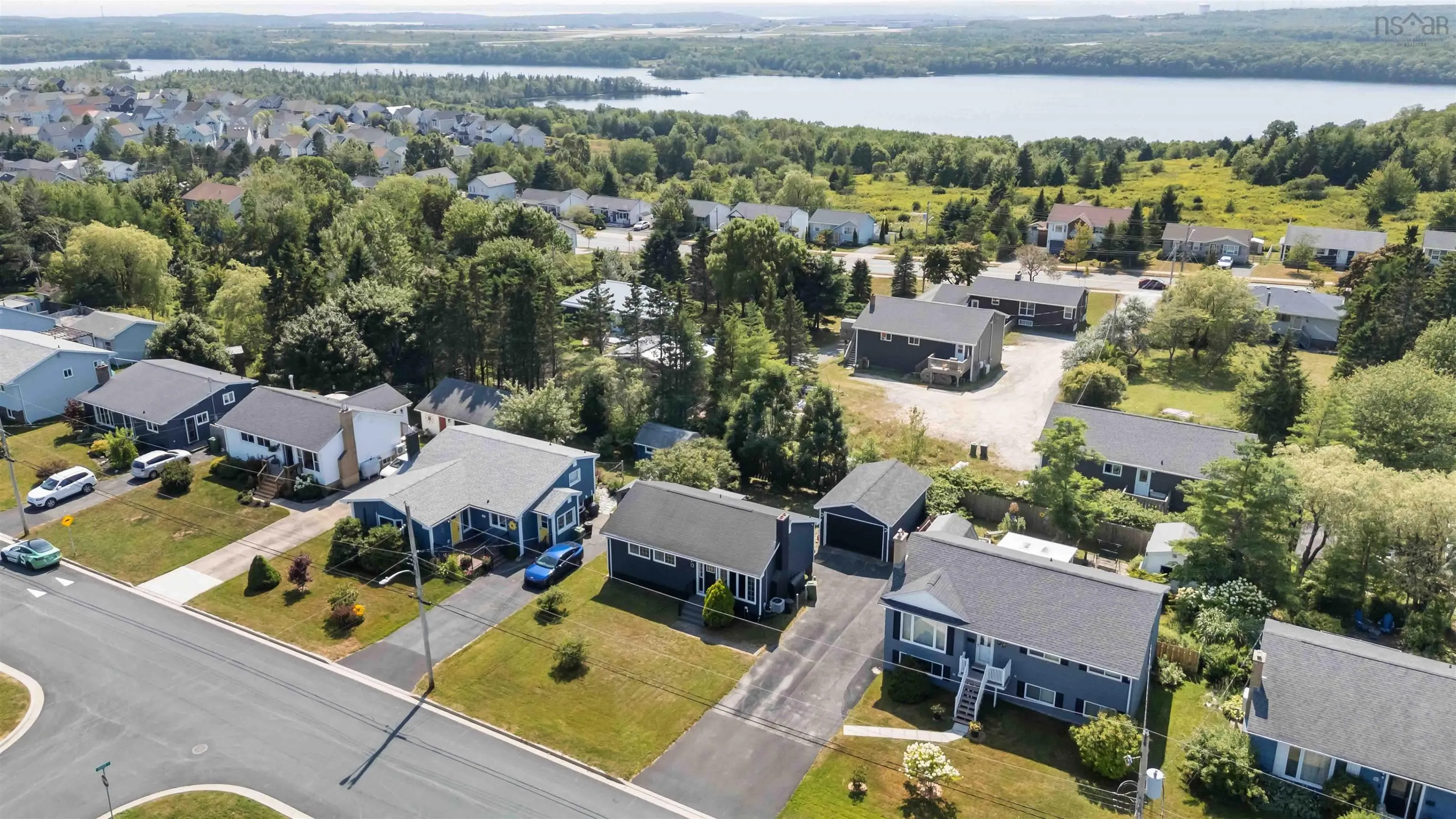 13 Willowdale Drive, Dartmouth, NS B2V 1B9, 2 Bedrooms Bedrooms, ,3 BathroomsBathrooms,Residential,For Sale,Willowdale,202520483