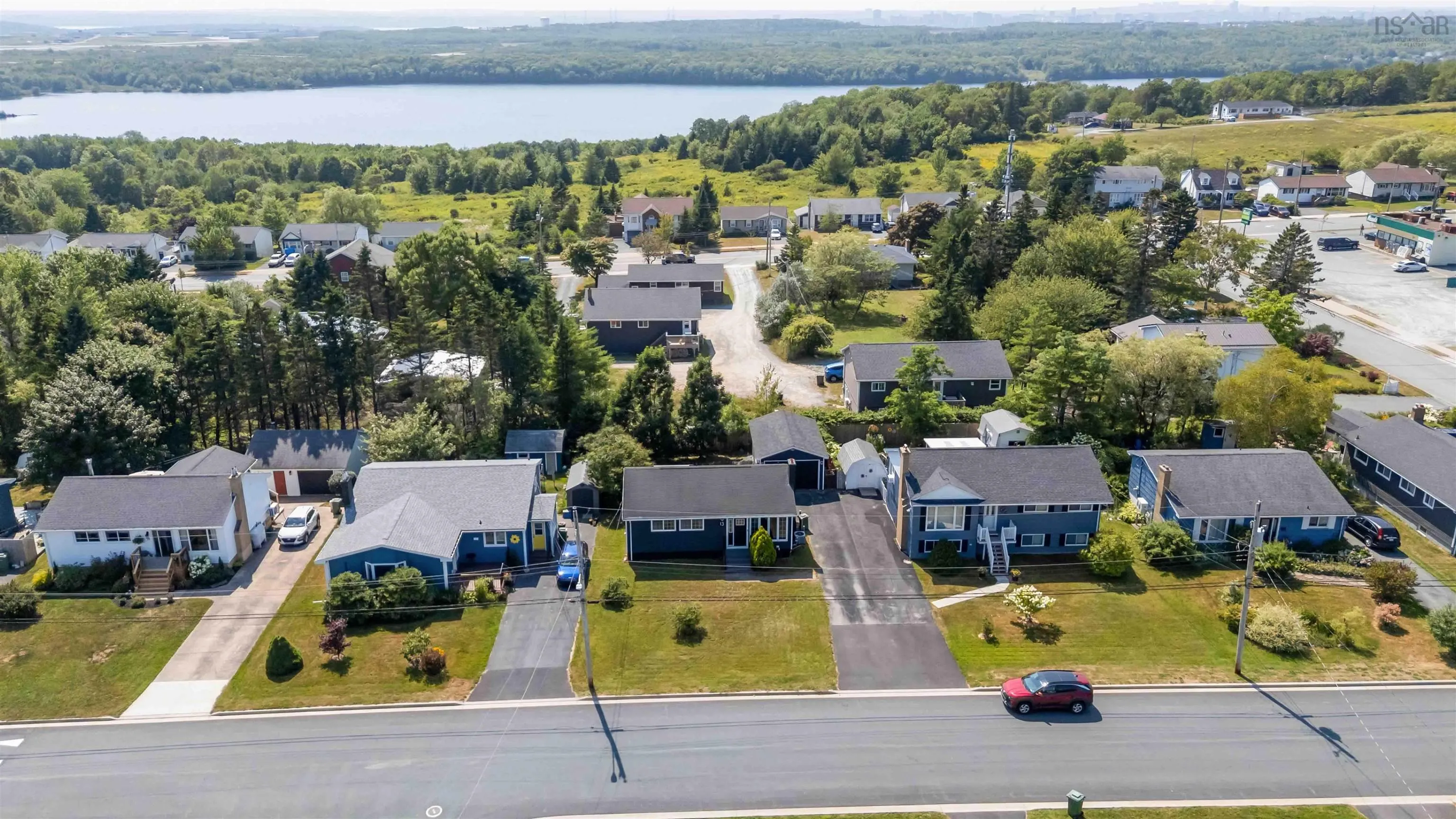 13 Willowdale Drive, Dartmouth, NS B2V 1B9, 2 Bedrooms Bedrooms, ,3 BathroomsBathrooms,Residential,For Sale,Willowdale,202520483