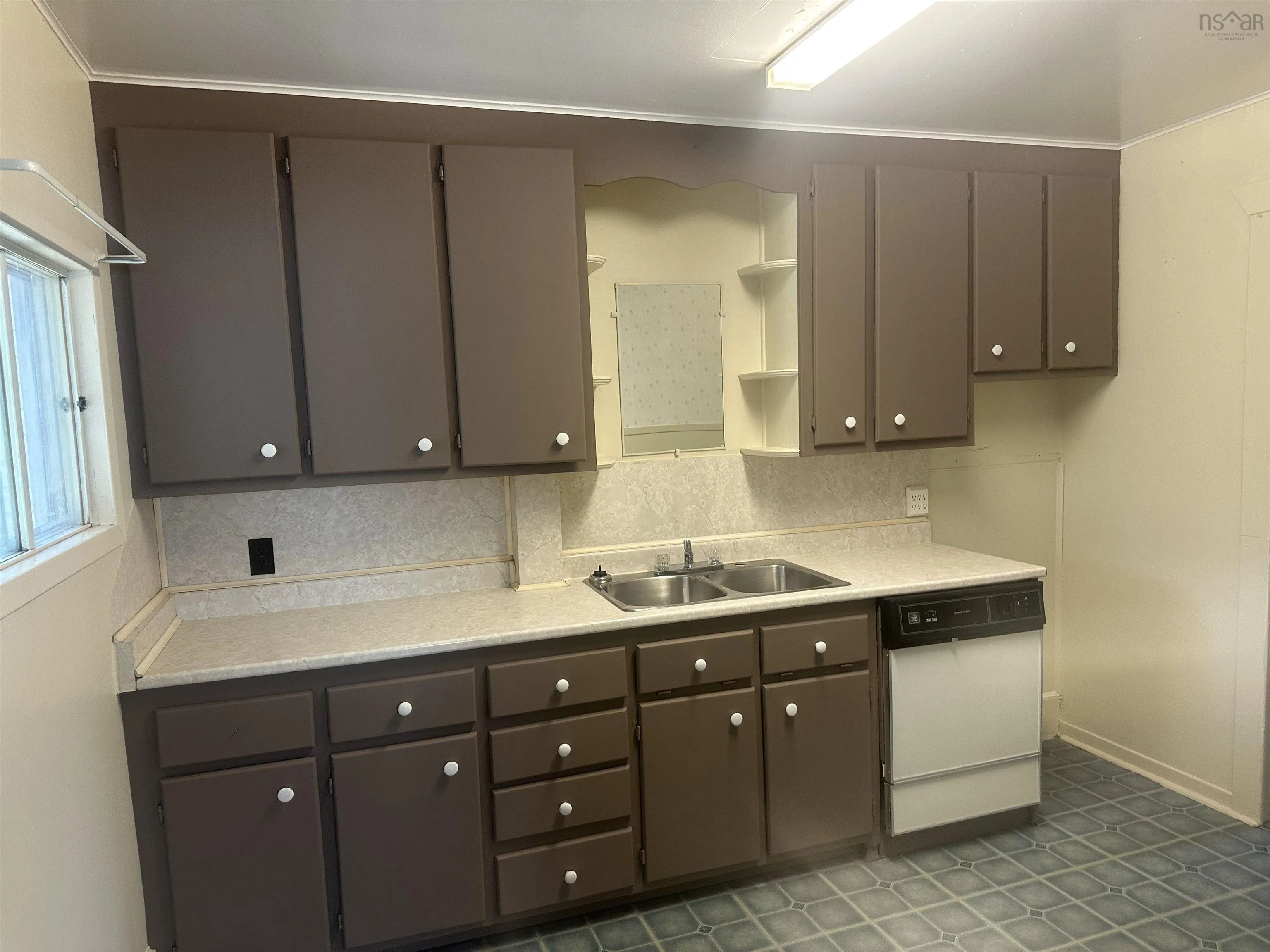 194 Victoria Road, Sydney, NS B1P 2V6, 3 Bedrooms Bedrooms, ,1 BathroomBathrooms,Residential,For Sale,Victoria,202521344