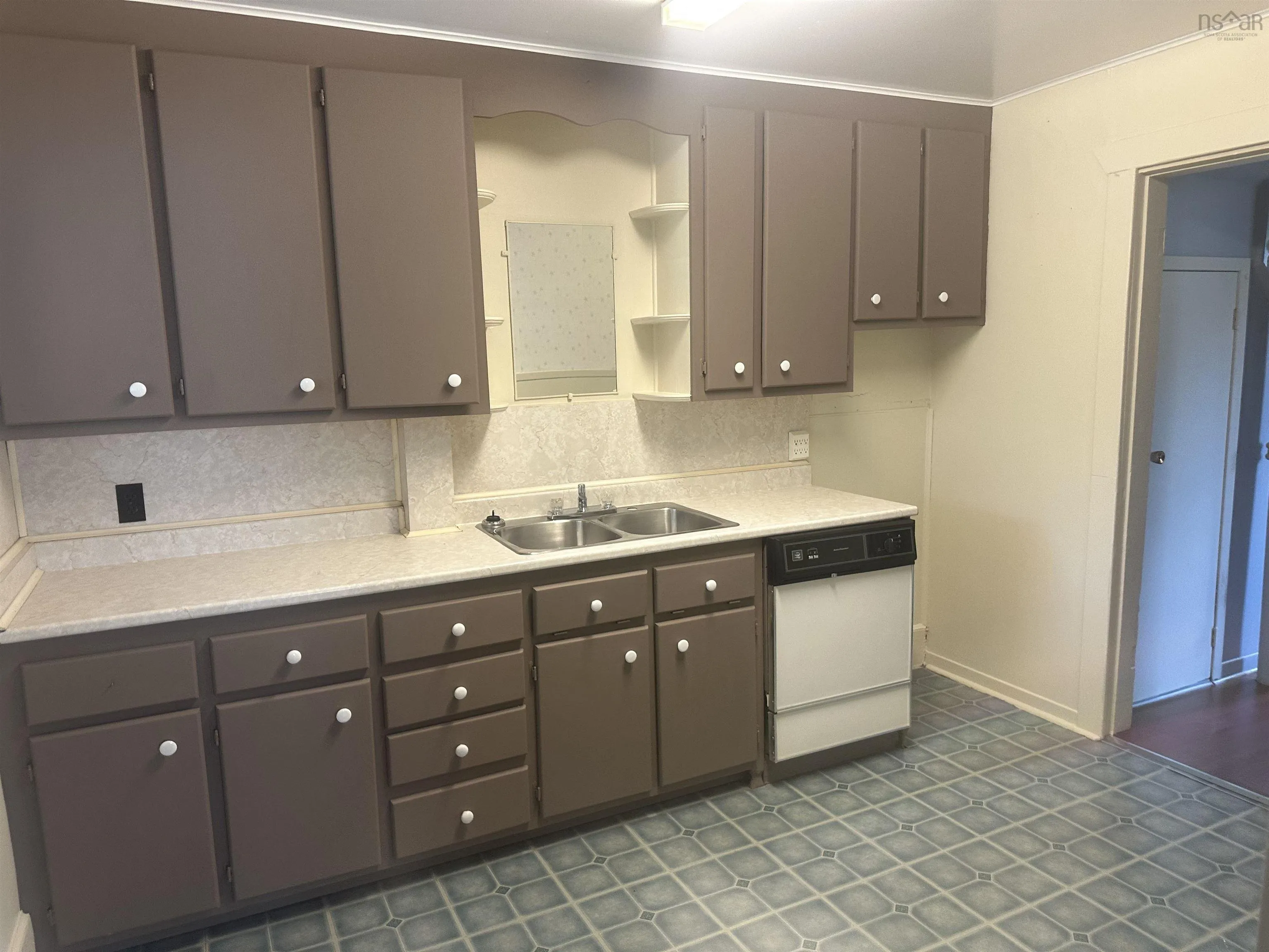 194 Victoria Road, Sydney, NS B1P 2V6, 3 Bedrooms Bedrooms, ,1 BathroomBathrooms,Residential,For Sale,Victoria,202521344