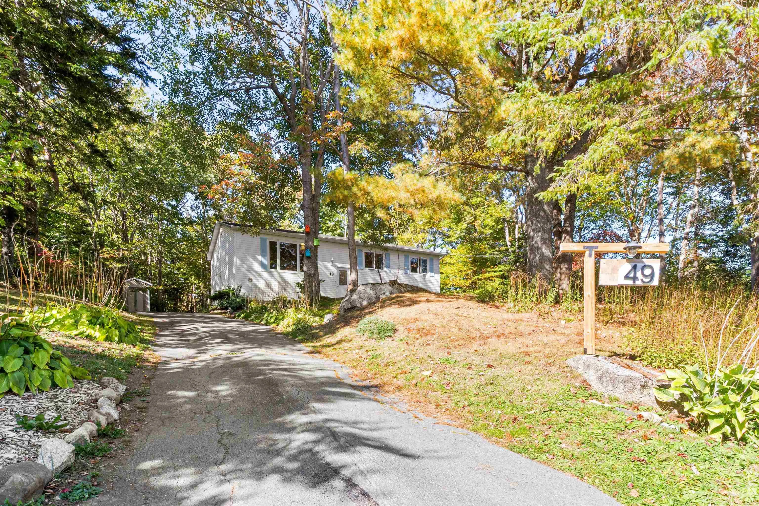 49 Pinetree Crescent, Hammonds Plains, NS B3Z 1K4, 5 Bedrooms Bedrooms, ,2 BathroomsBathrooms,Residential,For Sale,Pinetree,202524928