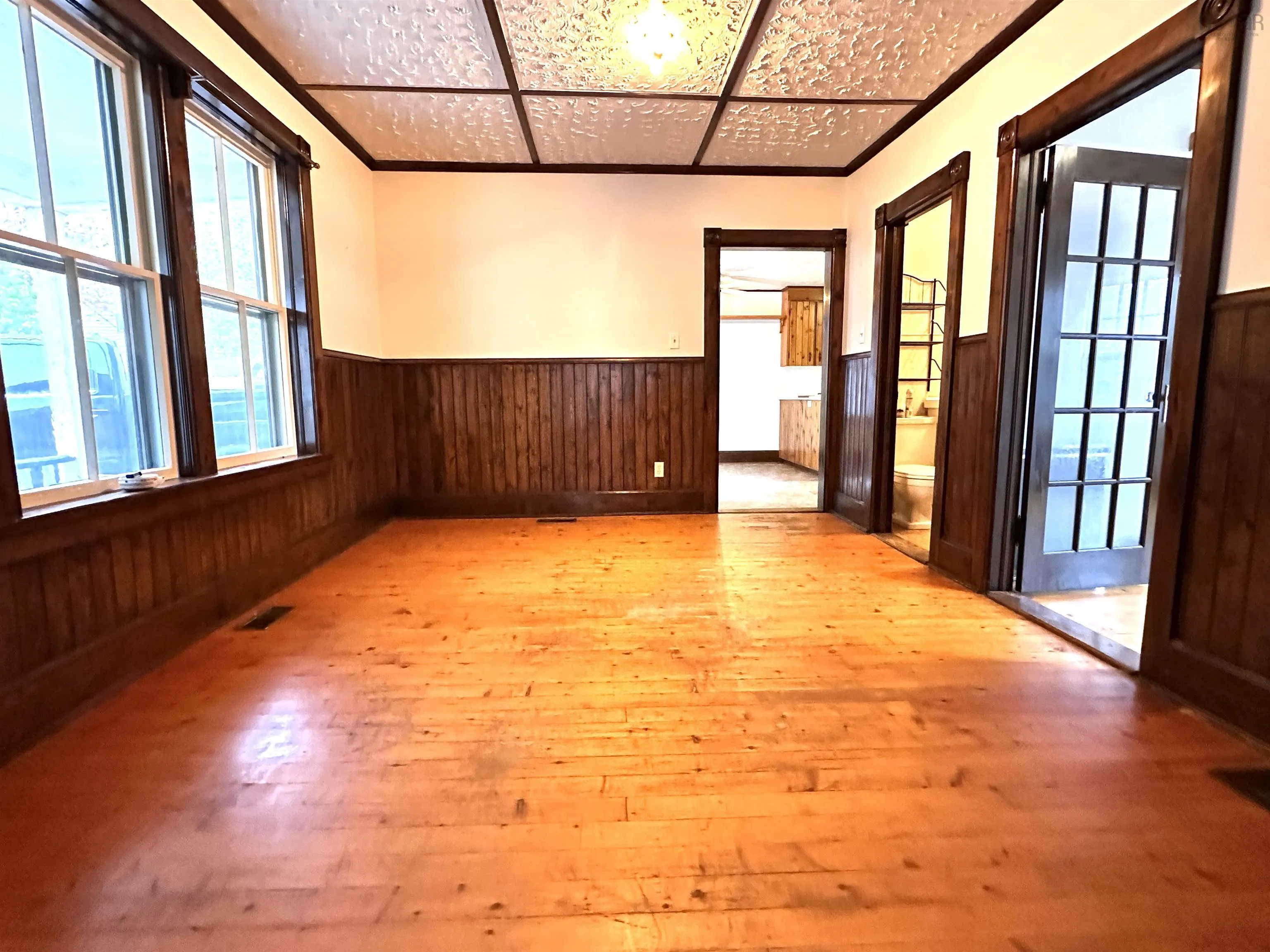 195 York Street, Bridgewater, NS B4V 1R4, 3 Bedrooms Bedrooms, ,2 BathroomsBathrooms,Residential,For Sale,York,202525435