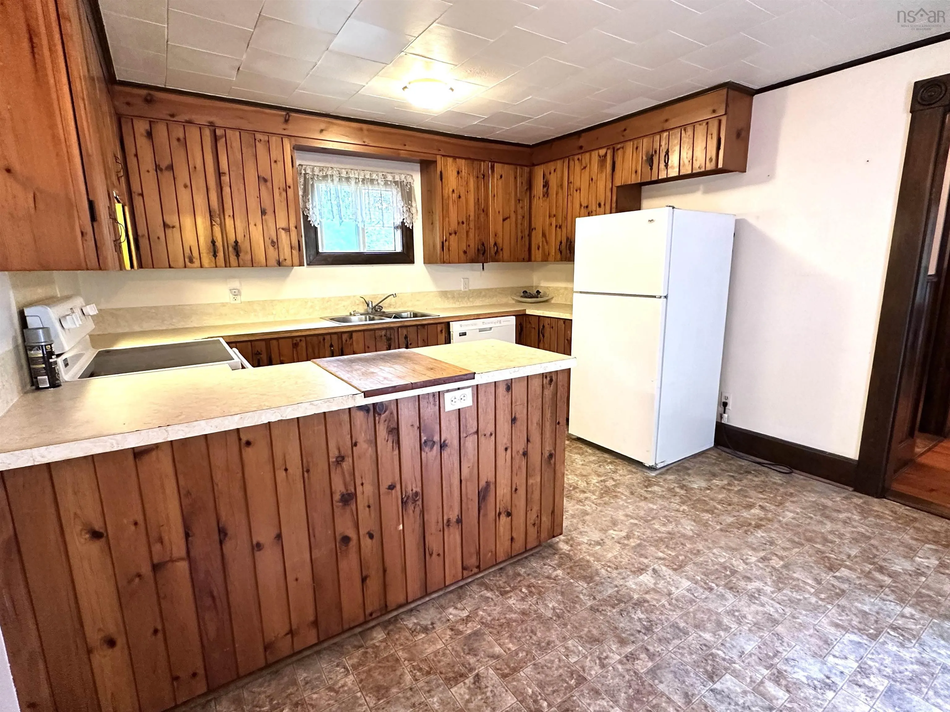 195 York Street, Bridgewater, NS B4V 1R4, 3 Bedrooms Bedrooms, ,2 BathroomsBathrooms,Residential,For Sale,York,202525435