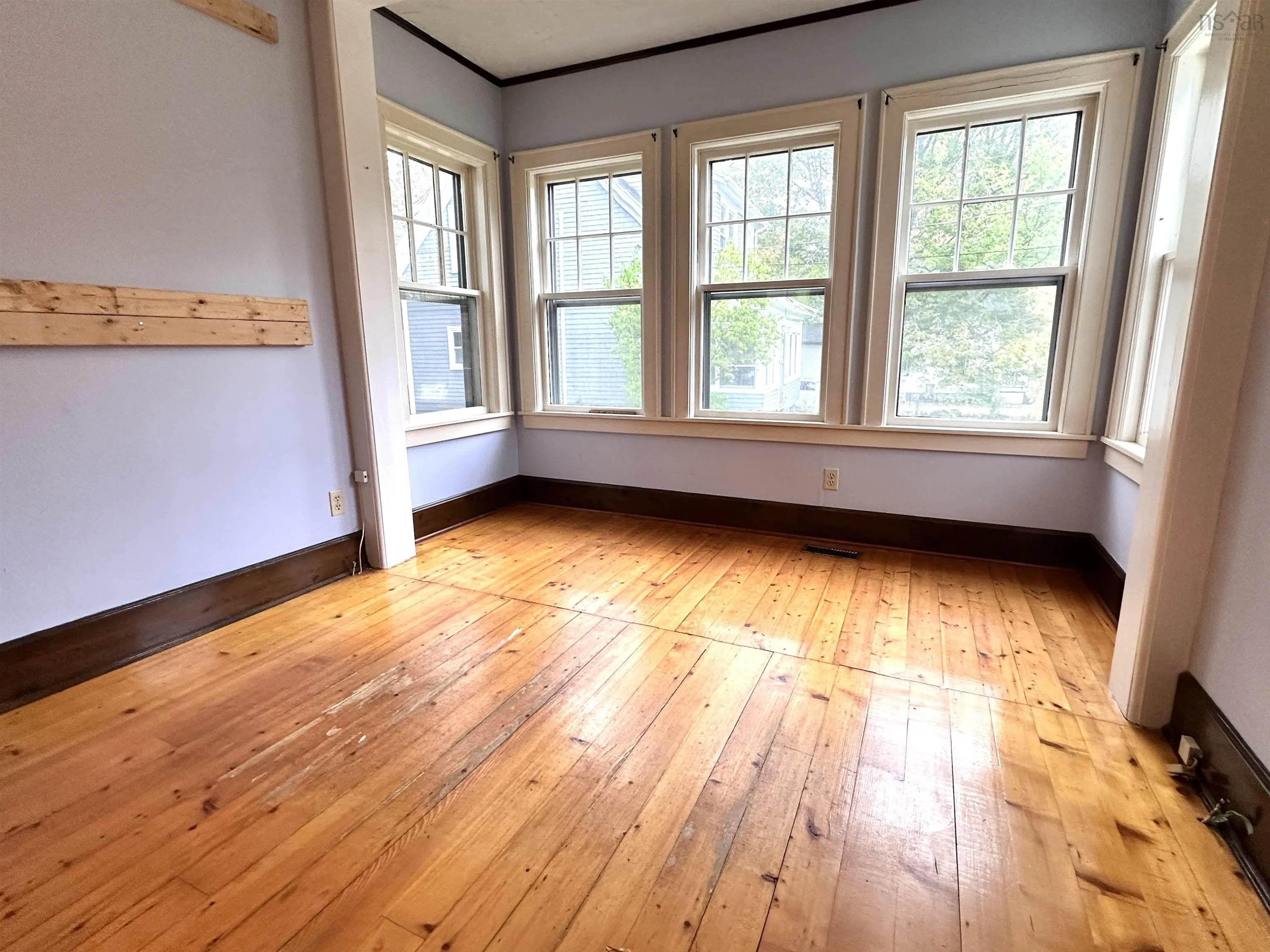 195 York Street, Bridgewater, NS B4V 1R4, 3 Bedrooms Bedrooms, ,2 BathroomsBathrooms,Residential,For Sale,York,202525435