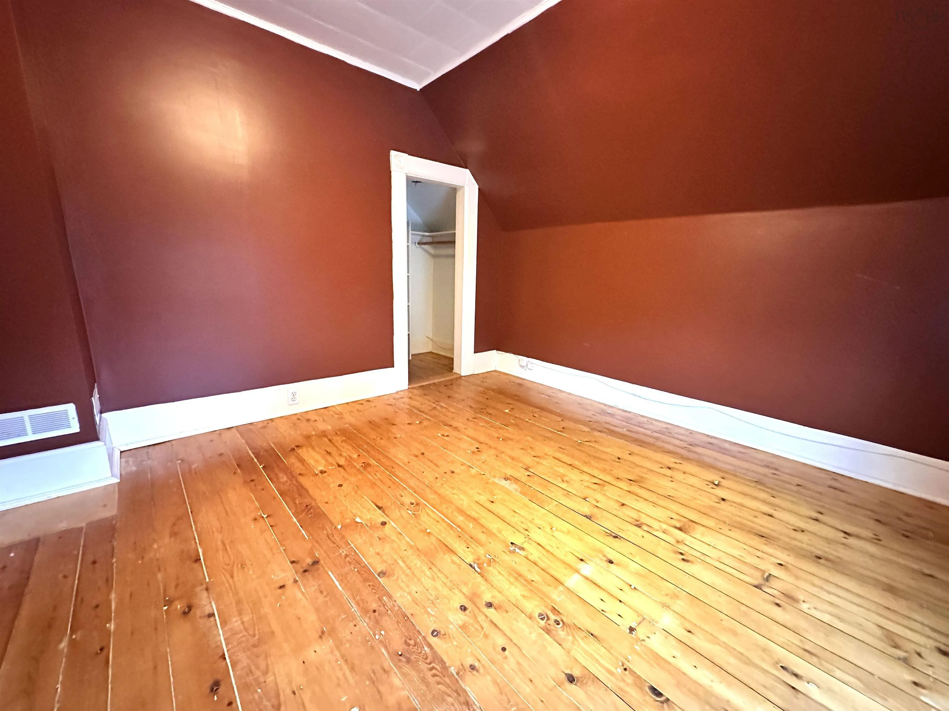 195 York Street, Bridgewater, NS B4V 1R4, 3 Bedrooms Bedrooms, ,2 BathroomsBathrooms,Residential,For Sale,York,202525435