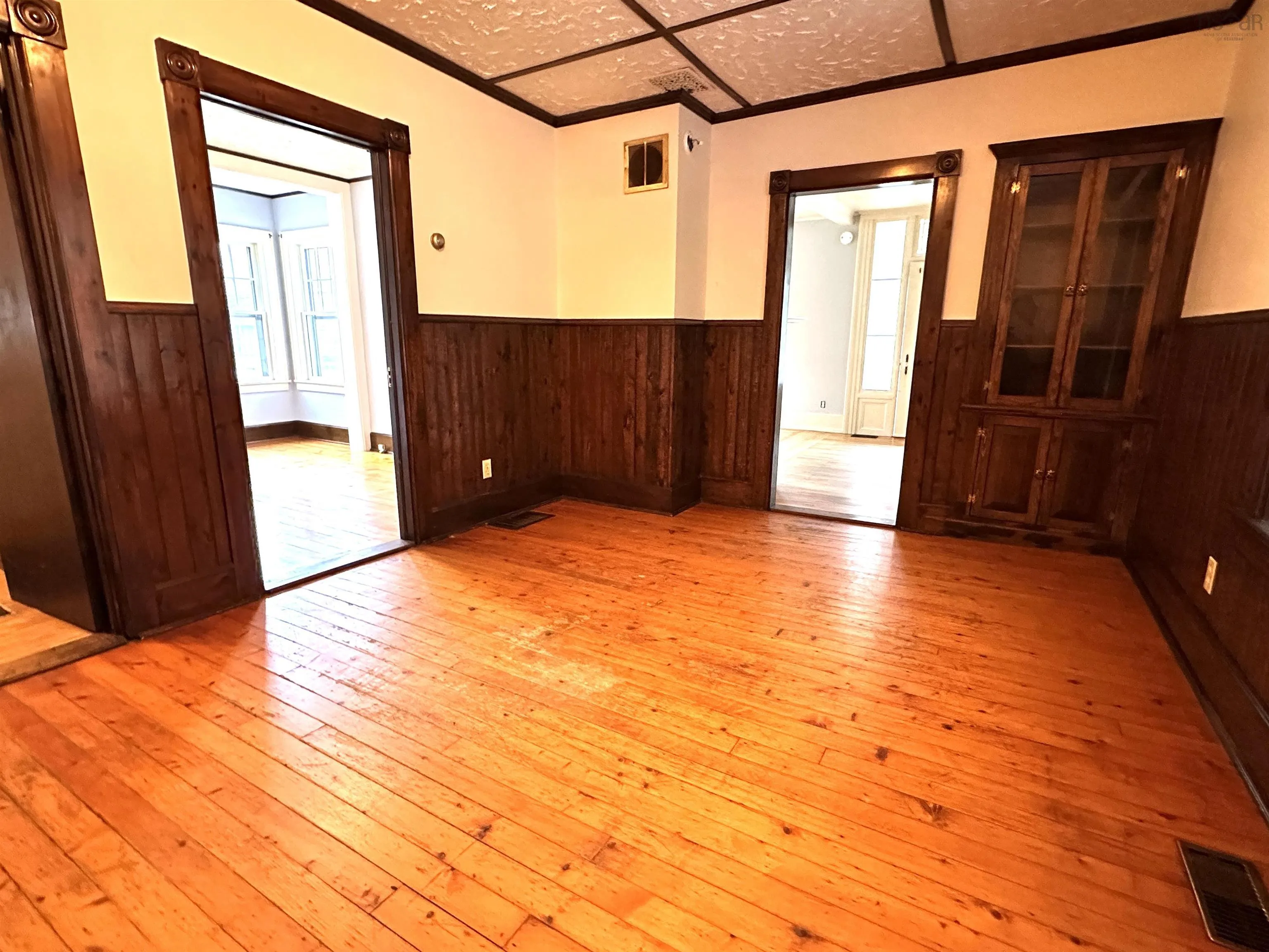 195 York Street, Bridgewater, NS B4V 1R4, 3 Bedrooms Bedrooms, ,2 BathroomsBathrooms,Residential,For Sale,York,202525435