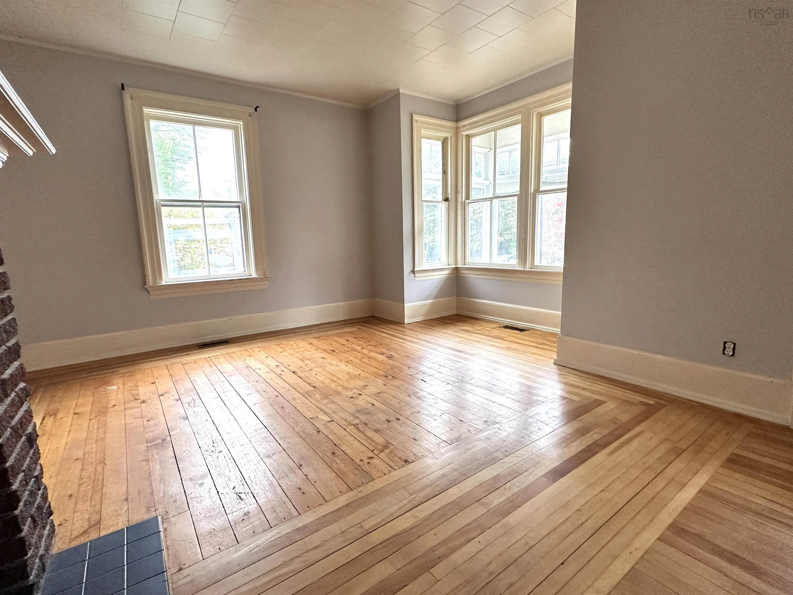 195 York Street, Bridgewater, NS B4V 1R4, 3 Bedrooms Bedrooms, ,2 BathroomsBathrooms,Residential,For Sale,York,202525435