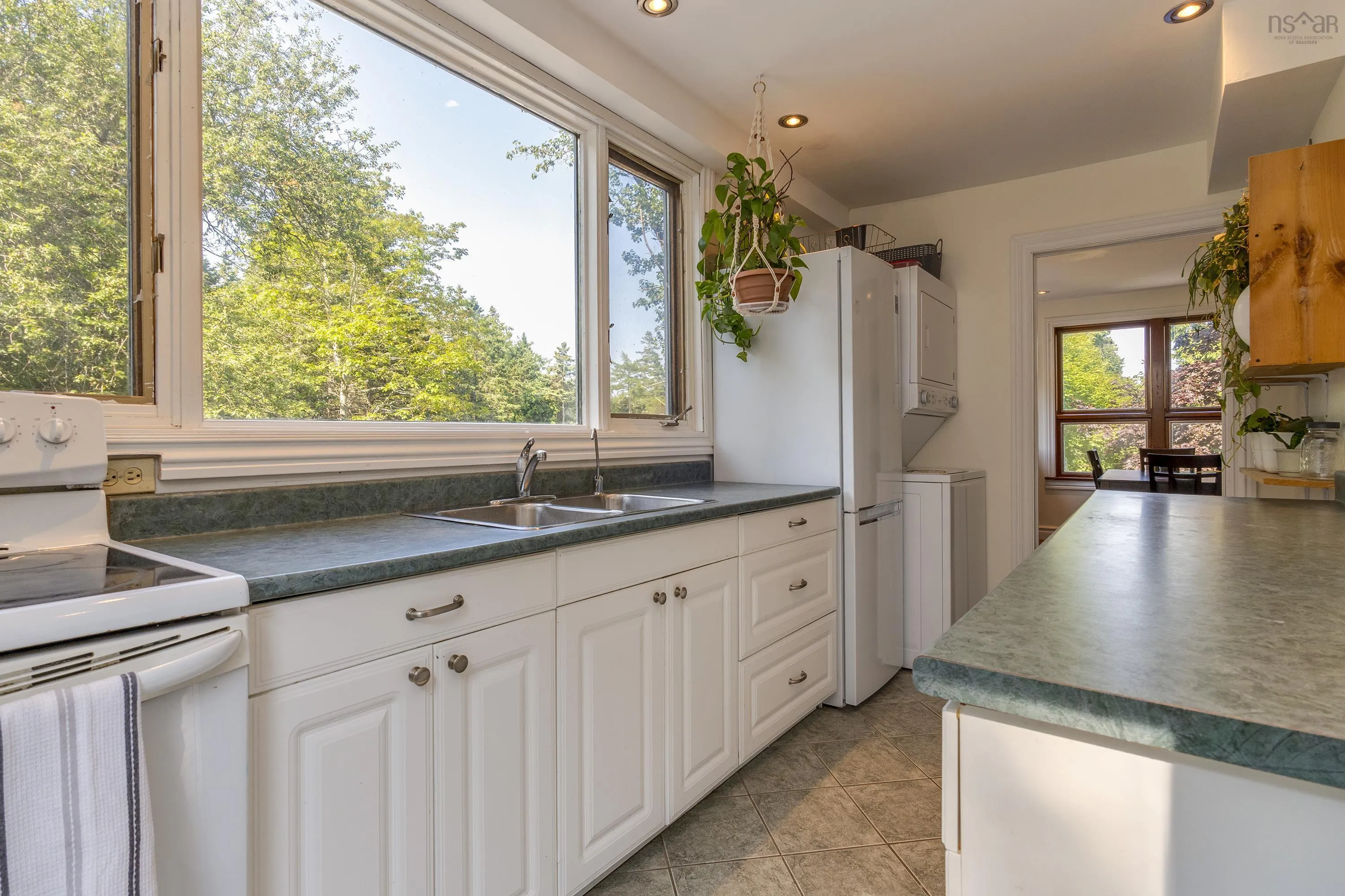 281 Island View Drive, Boutiliers Point, NS B3Z 1R9, 4 Bedrooms Bedrooms, ,1 BathroomBathrooms,Residential,For Sale,Island View,202519071