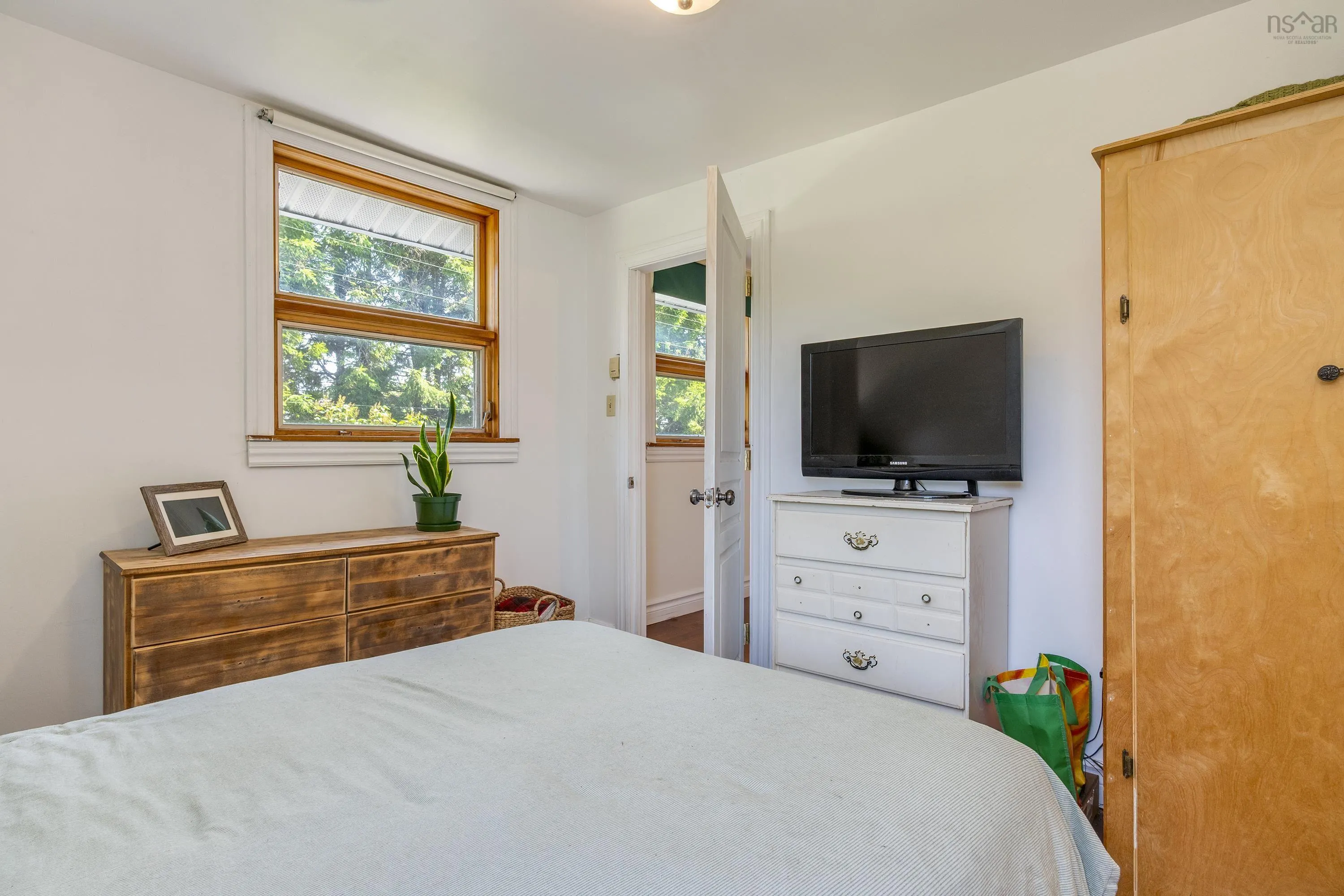 281 Island View Drive, Boutiliers Point, NS B3Z 1R9, 4 Bedrooms Bedrooms, ,1 BathroomBathrooms,Residential,For Sale,Island View,202519071
