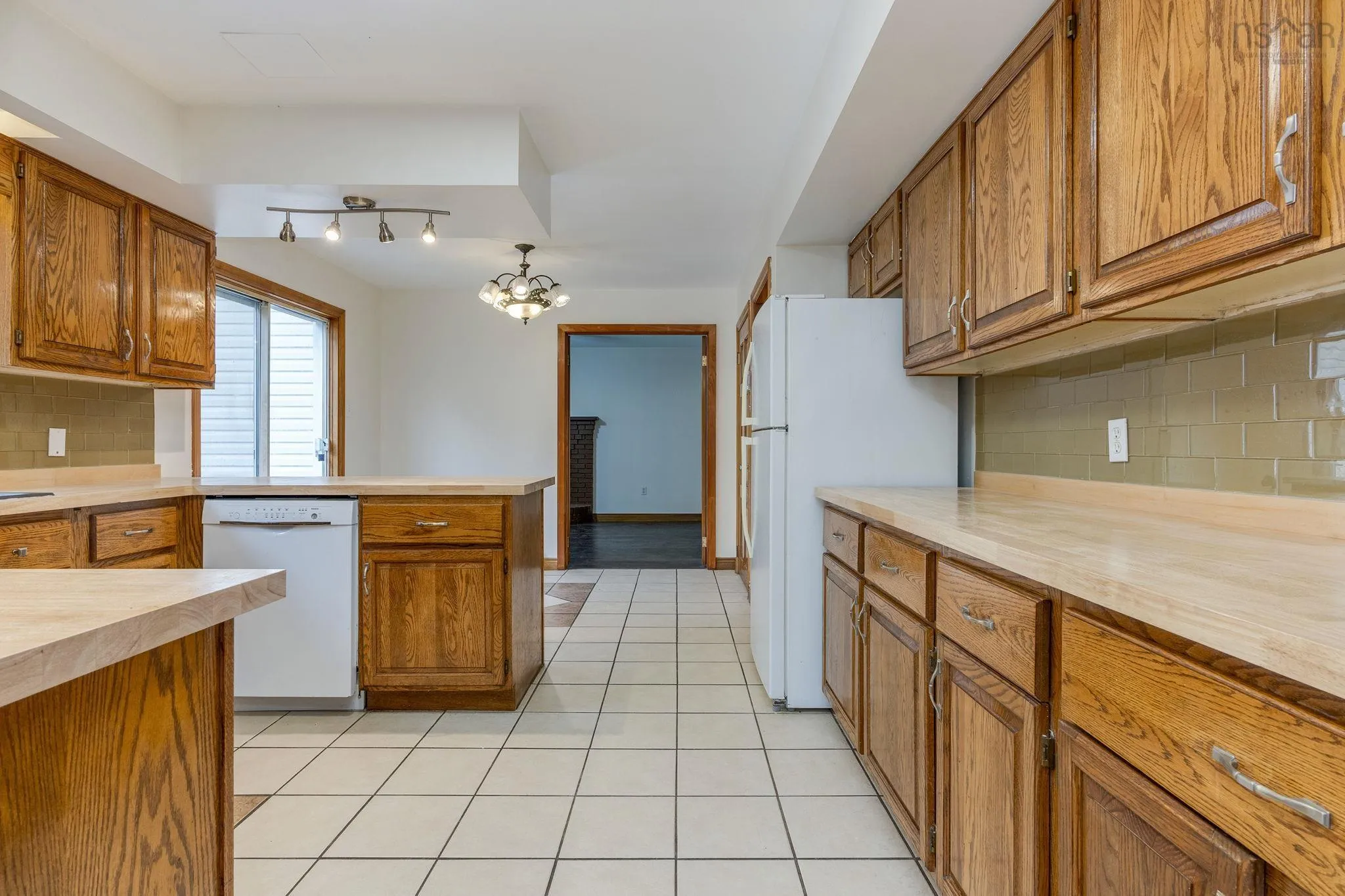 6 Amberwood Court, Halifax, NS B3M 3X7, 6 Bedrooms Bedrooms, ,4 BathroomsBathrooms,Residential,For Sale,Amberwood,202525610