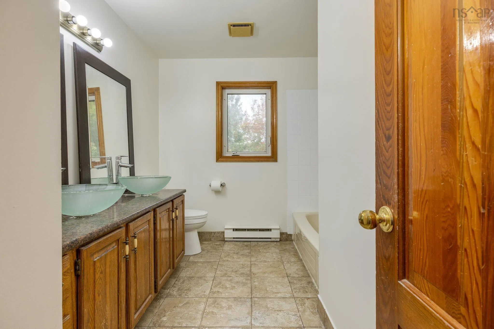 6 Amberwood Court, Halifax, NS B3M 3X7, 6 Bedrooms Bedrooms, ,4 BathroomsBathrooms,Residential,For Sale,Amberwood,202525610