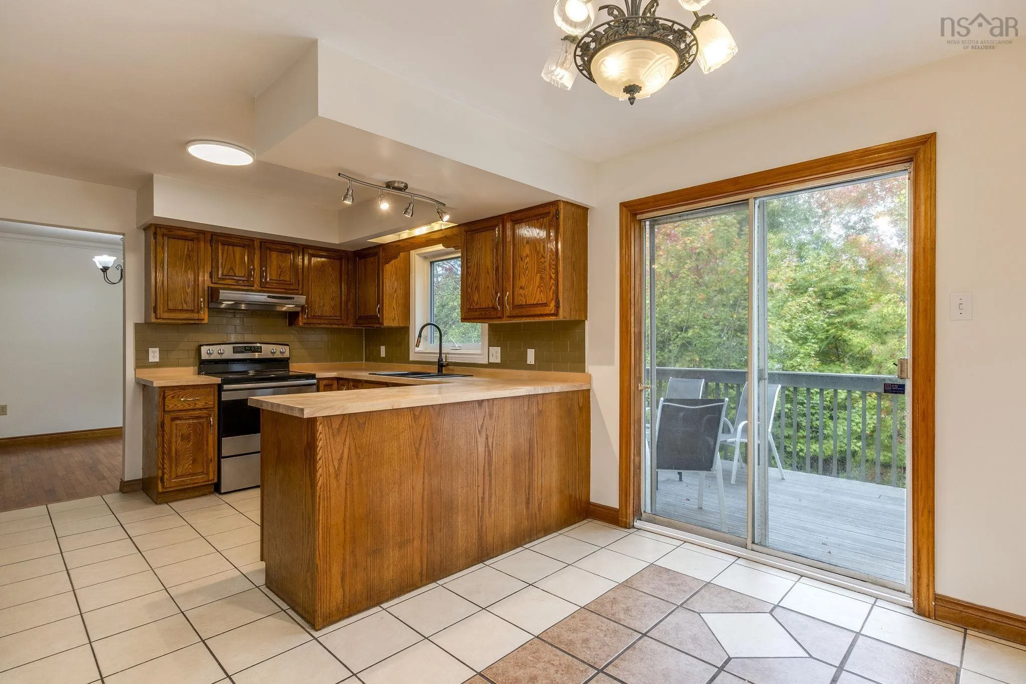 6 Amberwood Court, Halifax, NS B3M 3X7, 6 Bedrooms Bedrooms, ,4 BathroomsBathrooms,Residential,For Sale,Amberwood,202525610