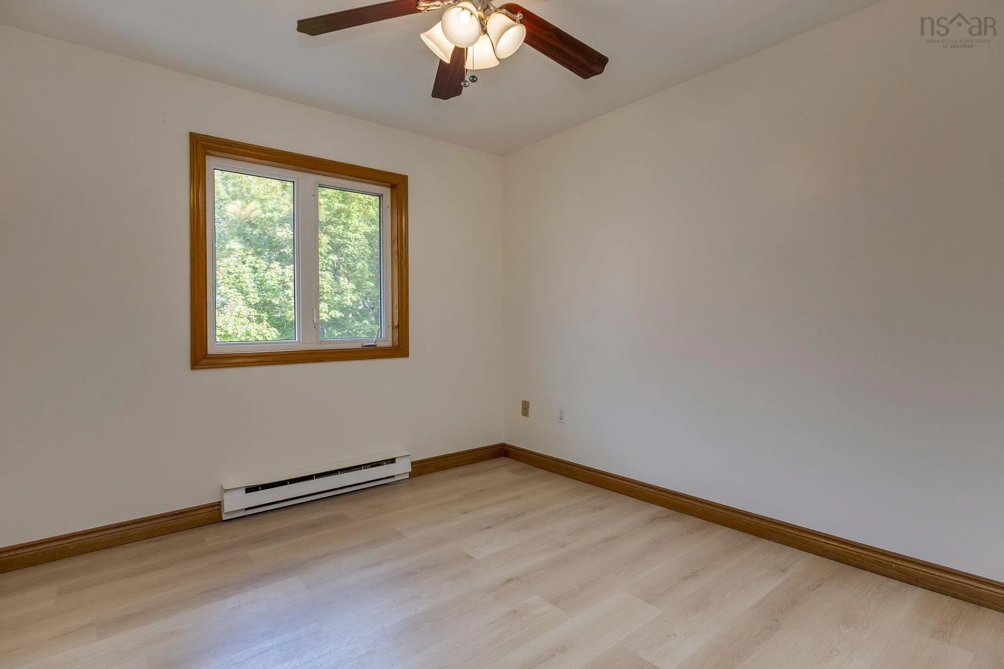 6 Amberwood Court, Halifax, NS B3M 3X7, 6 Bedrooms Bedrooms, ,4 BathroomsBathrooms,Residential,For Sale,Amberwood,202525610
