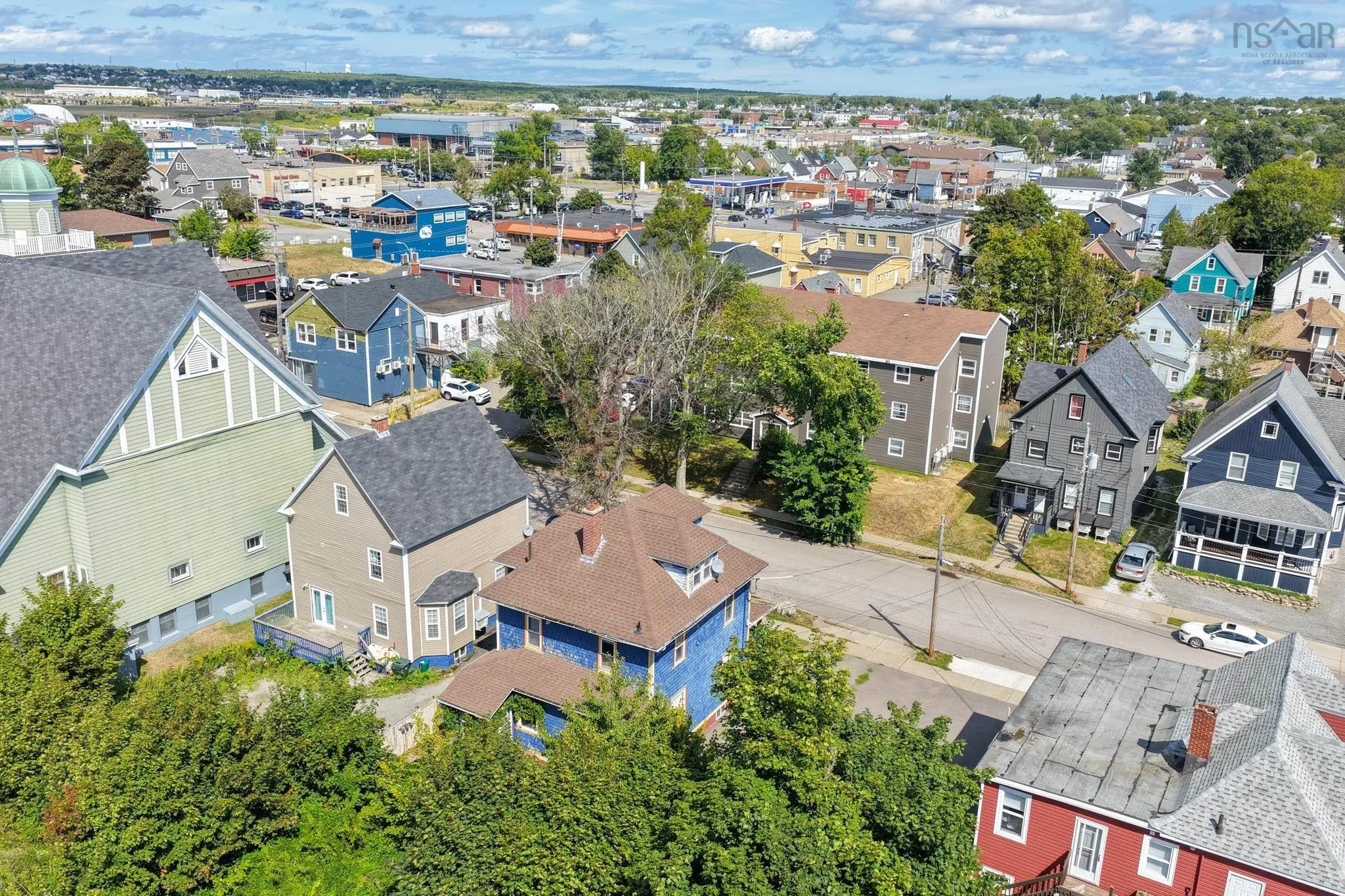 512 Charlotte Street, Sydney, NS B1P 1E7, 4 Bedrooms Bedrooms, ,2 BathroomsBathrooms,Residential,For Sale,Charlotte,202523371