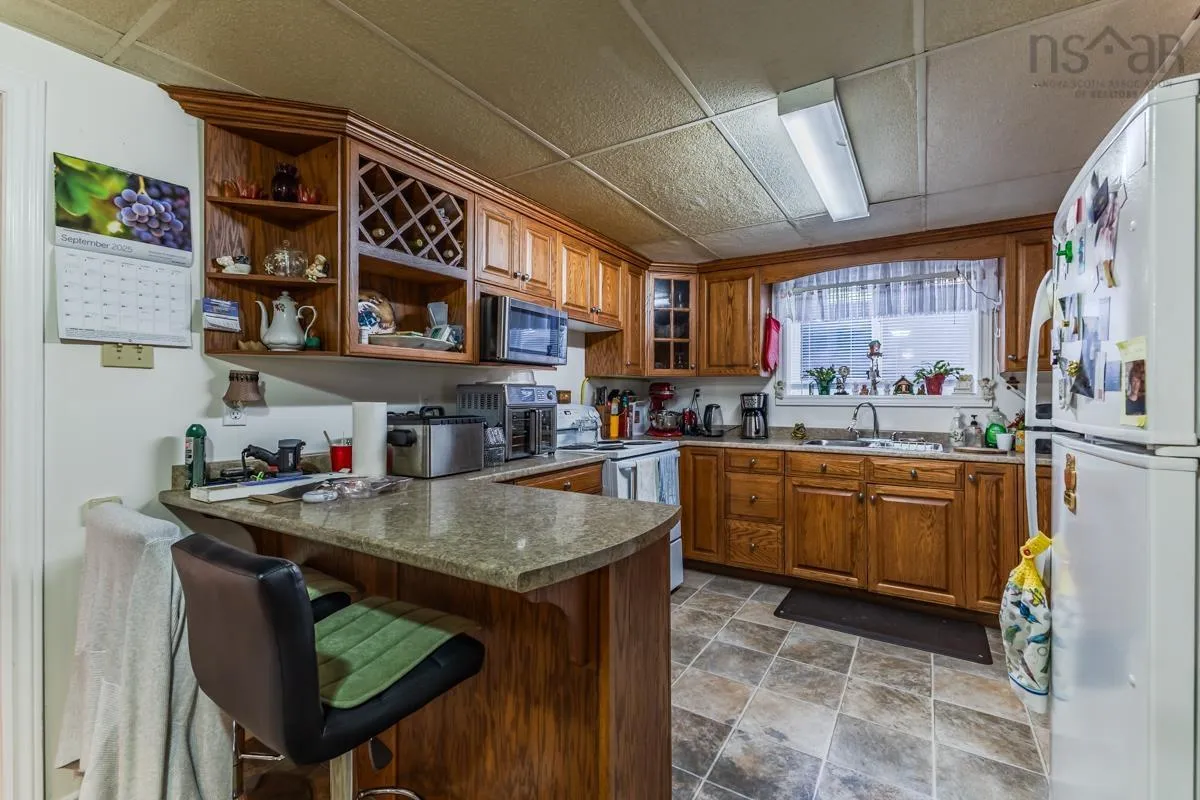14 Clover Dr, Bible Hill, NS B2N 5P3, 5 Bedrooms Bedrooms, ,Residential Income,For Sale,Clover Dr,202523373