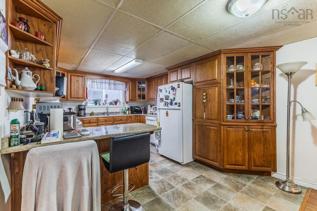 14 Clover Dr, Bible Hill, NS B2N 5P3, 5 Bedrooms Bedrooms, ,Residential Income,For Sale,Clover Dr,202523373