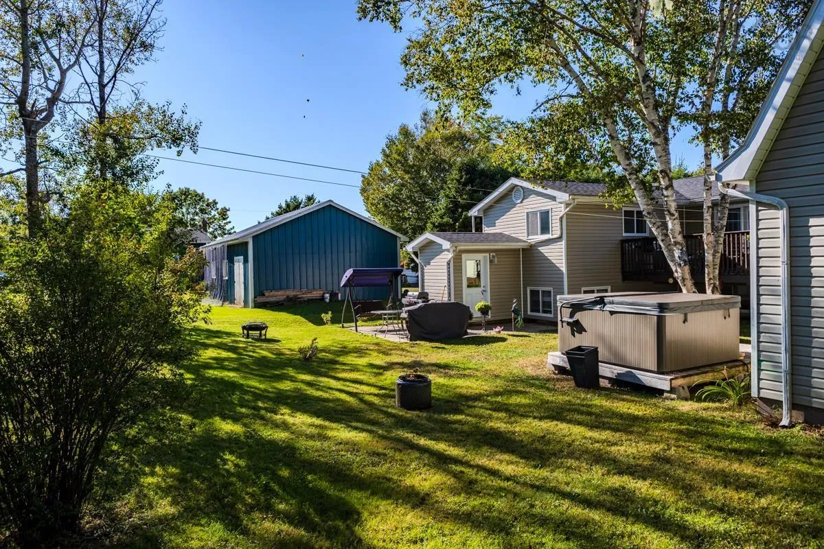 14 Clover Dr, Bible Hill, NS B2N 5P3, 5 Bedrooms Bedrooms, ,Residential Income,For Sale,Clover Dr,202523373