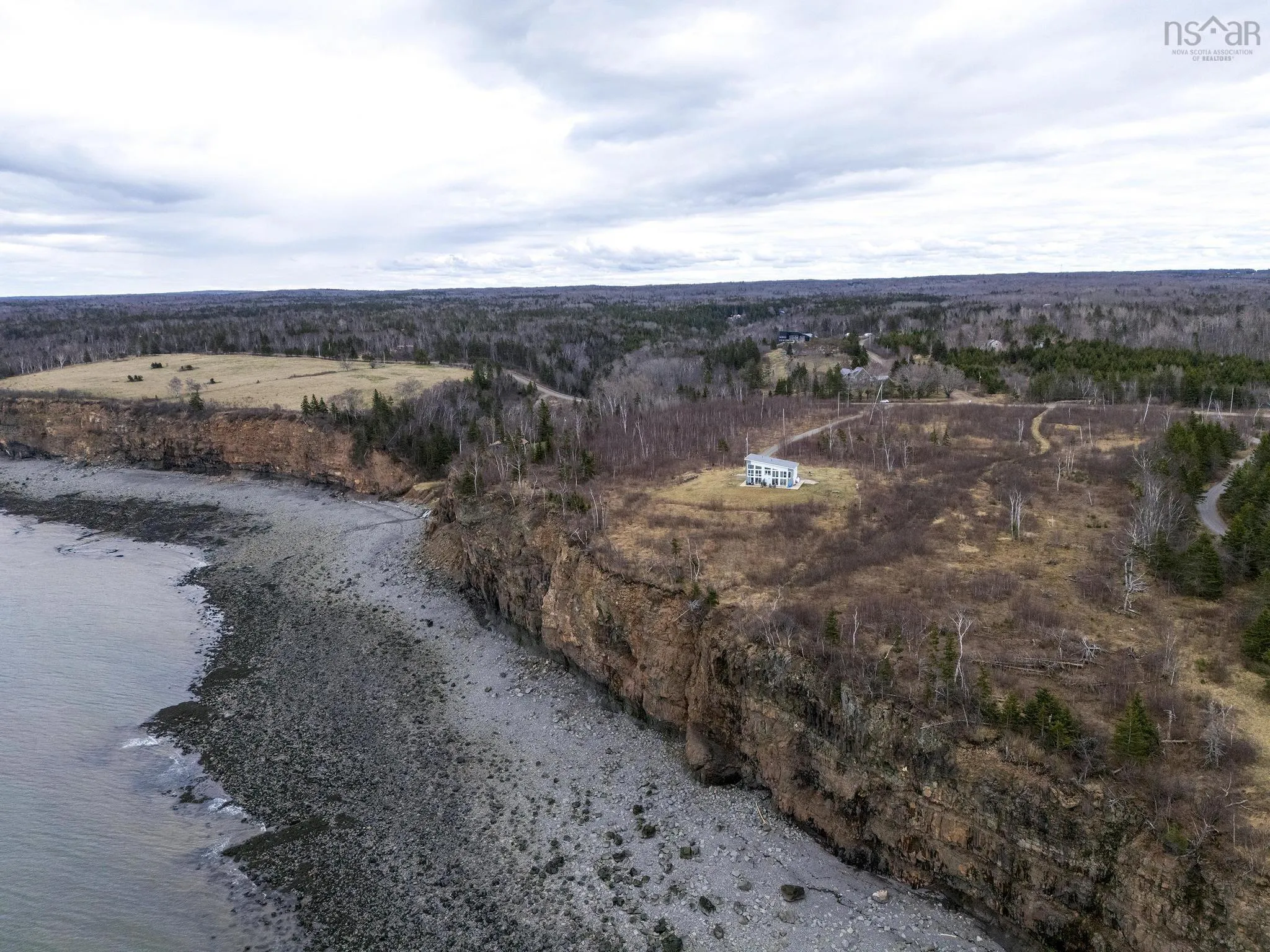 83/85 Russia Road, Harbourville, NS B0P 1E0, 3 Bedrooms Bedrooms, ,4 BathroomsBathrooms,Residential,For Sale,Russia Road,202511308