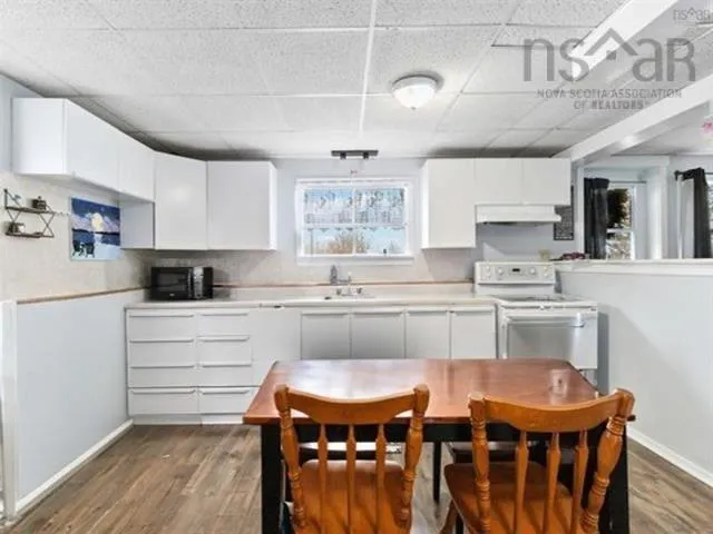 66 Maple Avenue, Lunenburg Ns B0j 2c0, 6 Bedrooms Bedrooms, ,Residential Income,For Sale,Maple,202508811
