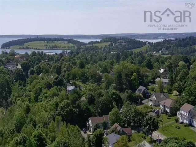 66 Maple Avenue, Lunenburg Ns B0j 2c0, 6 Bedrooms Bedrooms, ,Residential Income,For Sale,Maple,202508811
