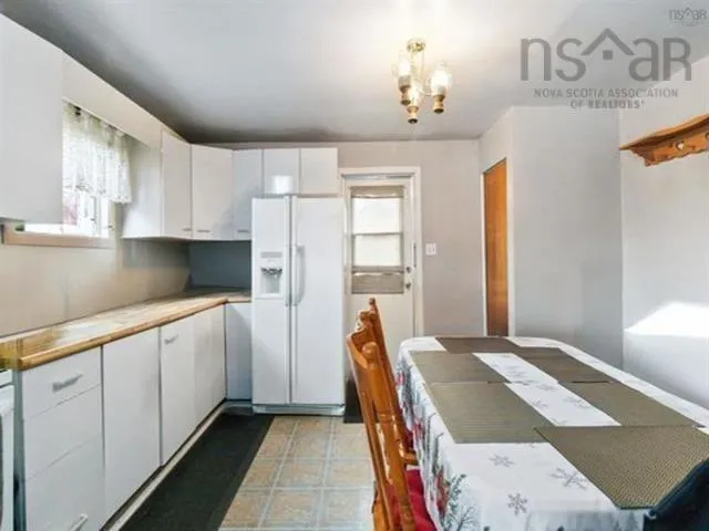 66 Maple Avenue, Lunenburg Ns B0j 2c0, 6 Bedrooms Bedrooms, ,Residential Income,For Sale,Maple,202508811