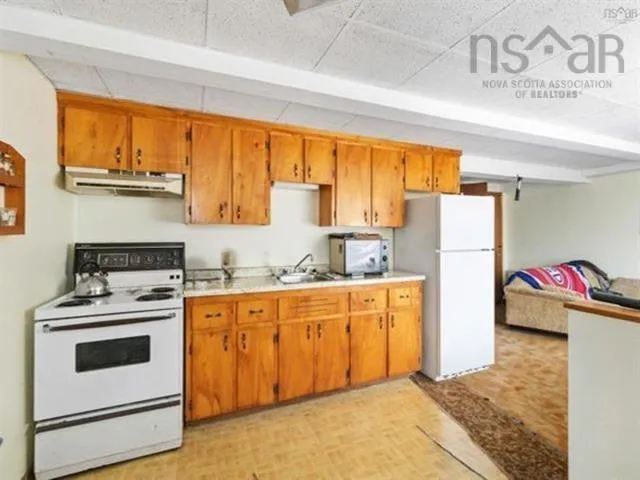 66 Maple Avenue, Lunenburg Ns B0j 2c0, 6 Bedrooms Bedrooms, ,Residential Income,For Sale,Maple,202508811