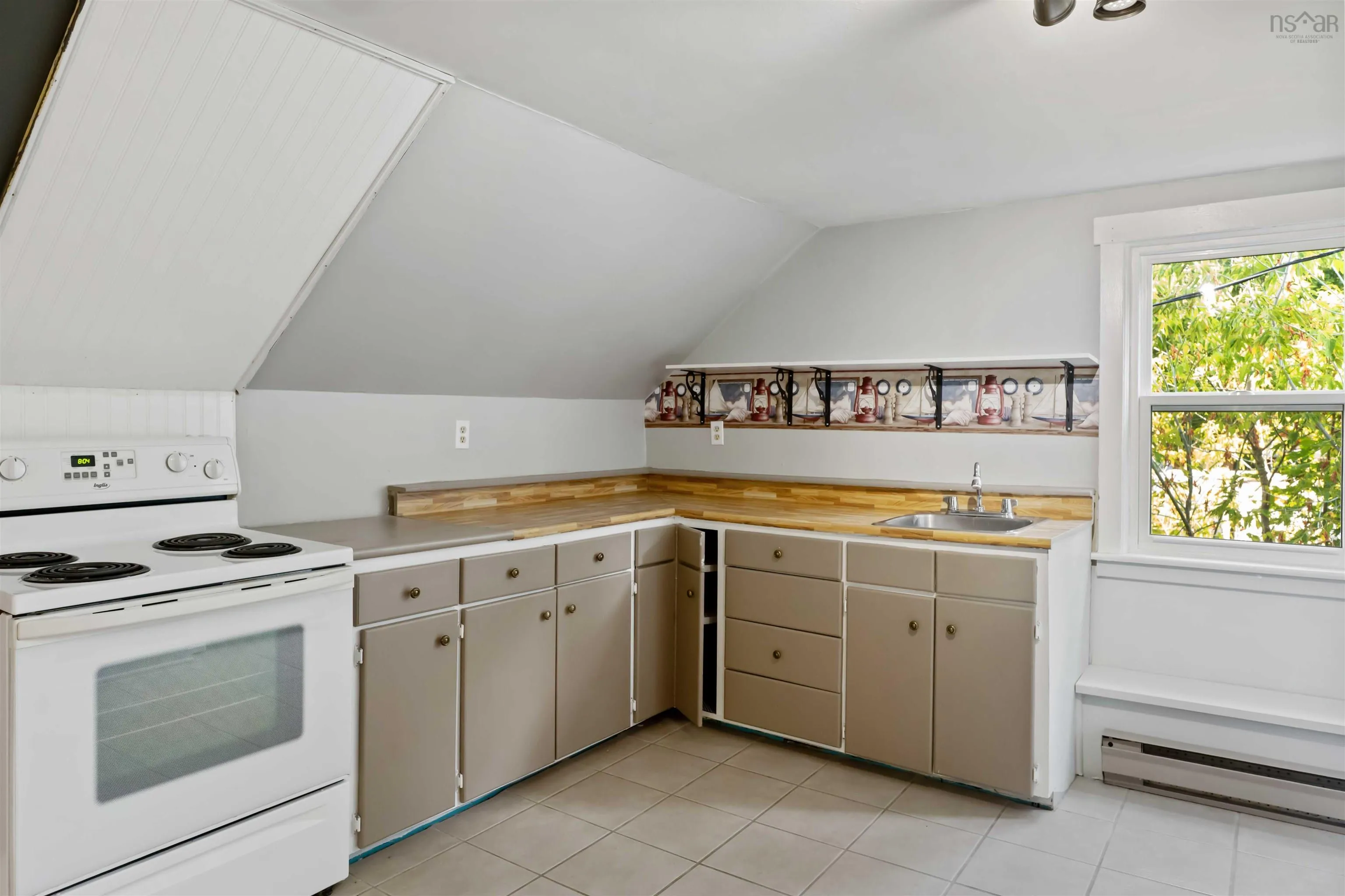 22 George Street, Middleton, NS B0S 1P0, 5 Bedrooms Bedrooms, ,Residential Income,For Sale,Street,202523144