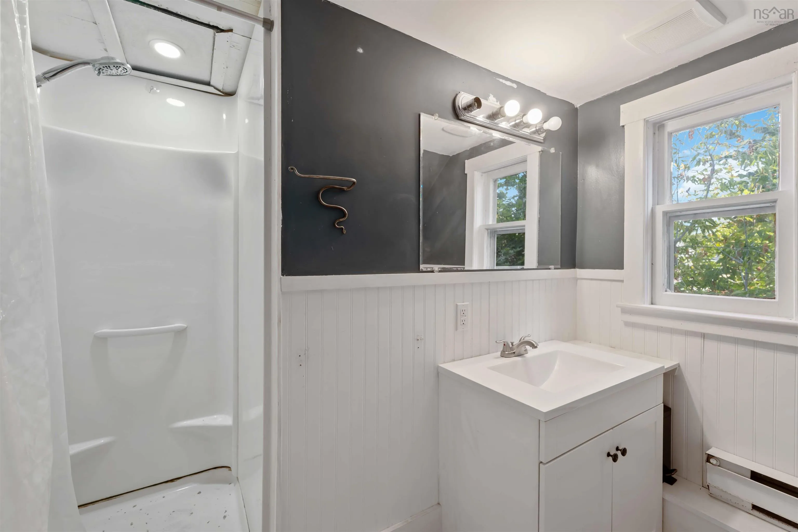 22 George Street, Middleton, NS B0S 1P0, 5 Bedrooms Bedrooms, ,Residential Income,For Sale,Street,202523144