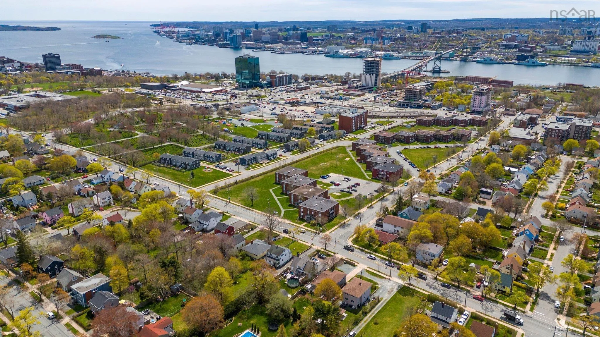 172 & 174 Victoria Road, Dartmouth, NS B3A 1V9, ,Residential Income,For Sale,Victoria,202511286