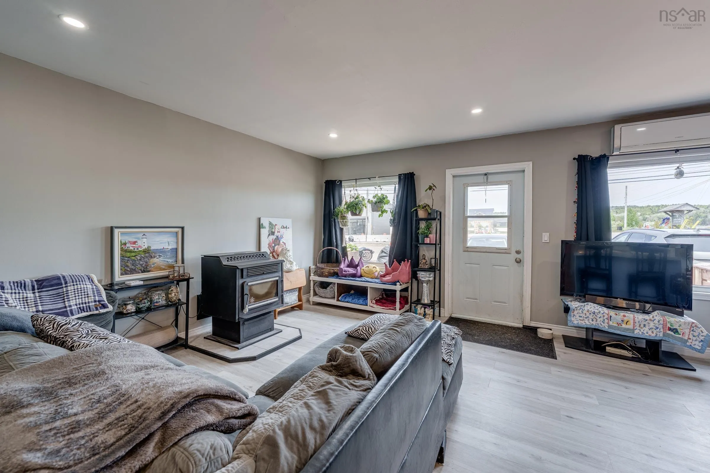 4574 Highway 1, Weymouth, NS B0W 3T0, 5 Bedrooms Bedrooms, ,Residential Income,For Sale,Highway 1,202513316