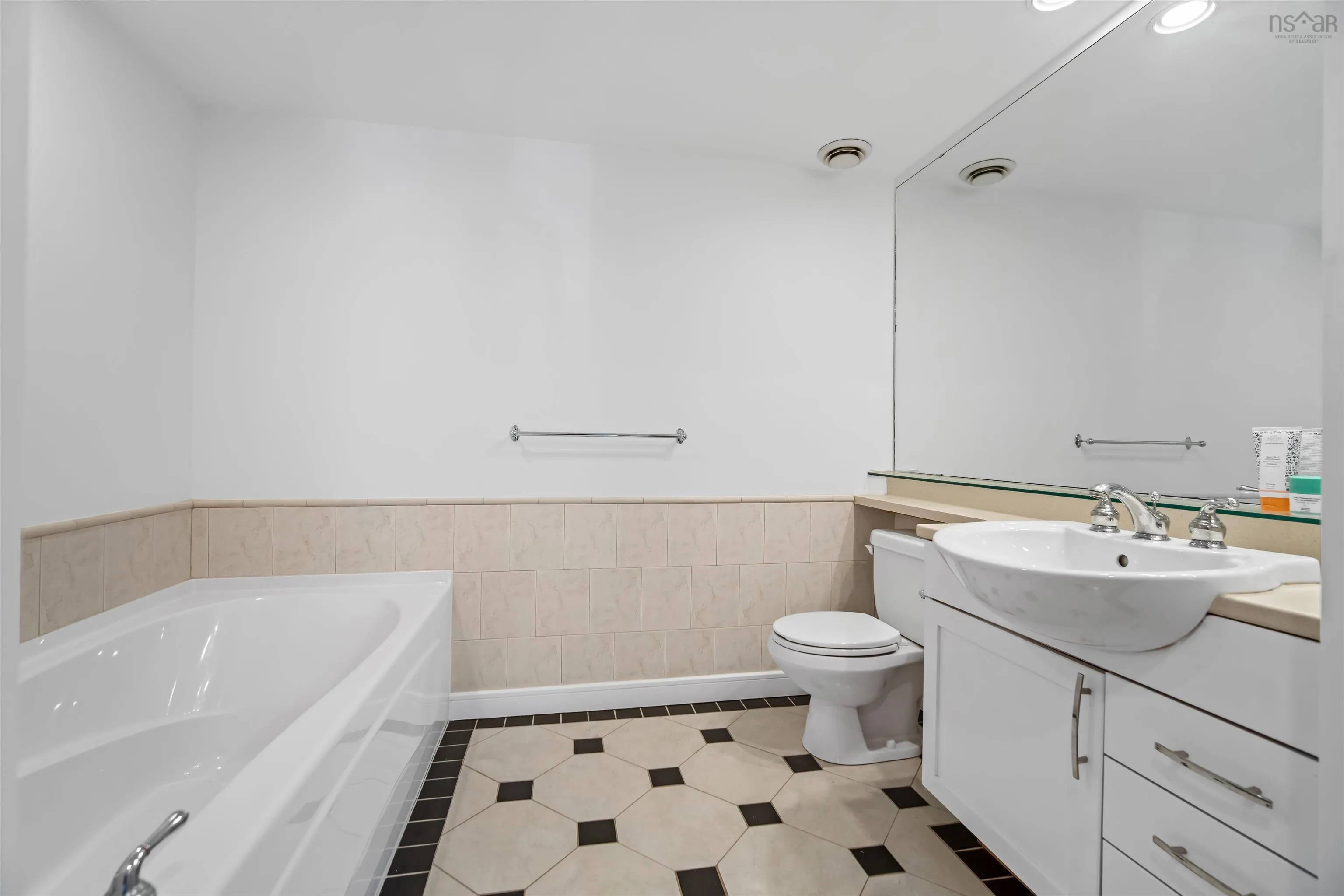 234-1477 Lower Water Street, Halifax, NS B3J 3Z4, 2 Bedrooms Bedrooms, ,2 BathroomsBathrooms,Residential,For Sale,Lower Water,202511538