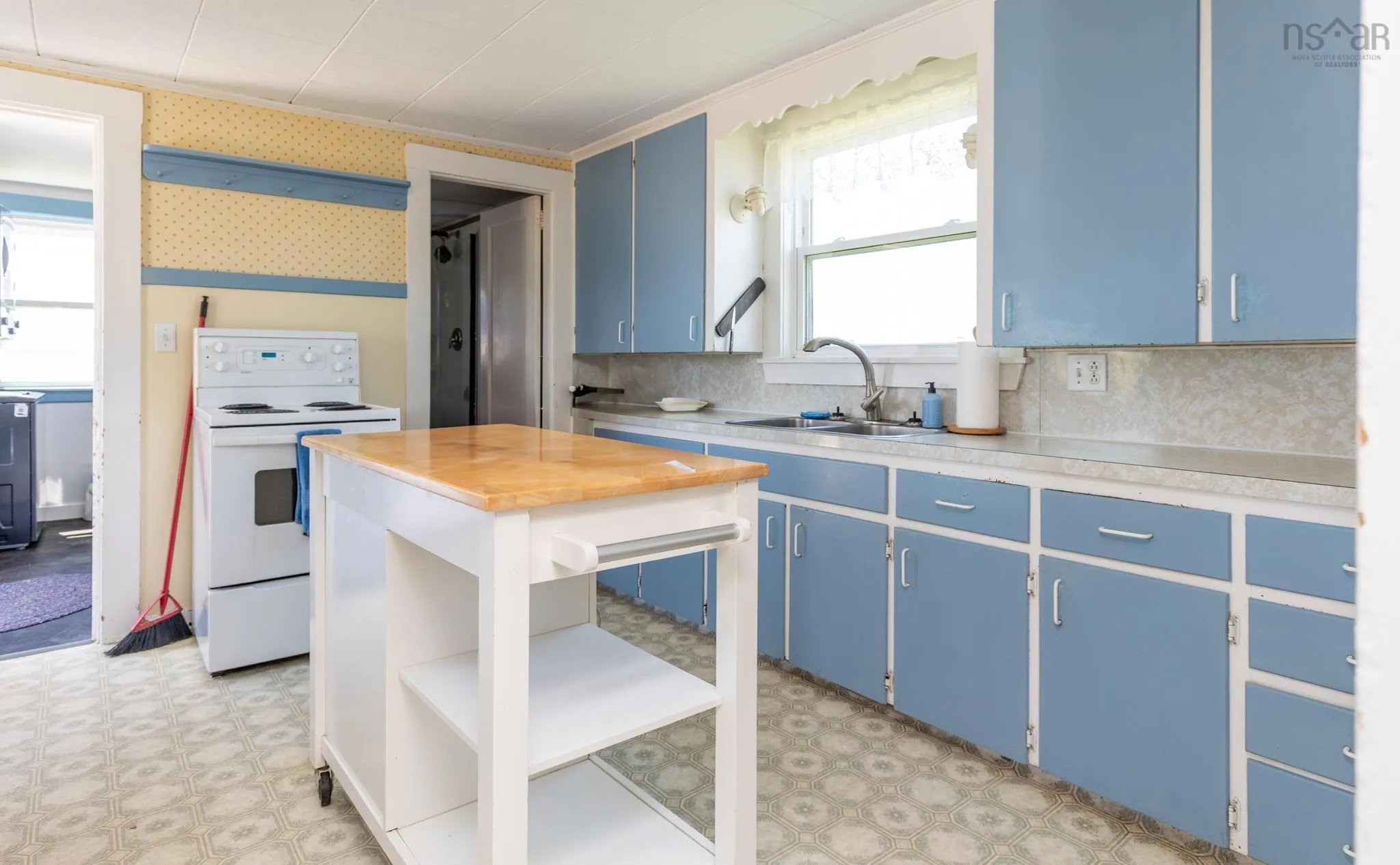 740 Pembroke Road, Pembroke, NS B5A 5H3, 4 Bedrooms Bedrooms, ,1 BathroomBathrooms,Residential,For Sale,Pembroke,202513609